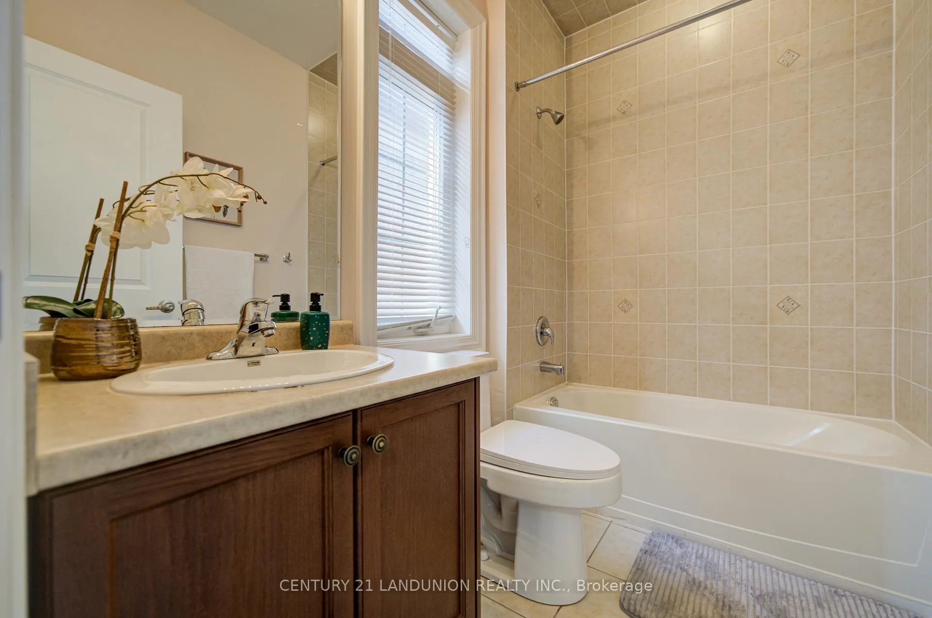 Photo 40 of 101 Silver Sterling Crescent, Vaughan, Vellore Village — HOMEH