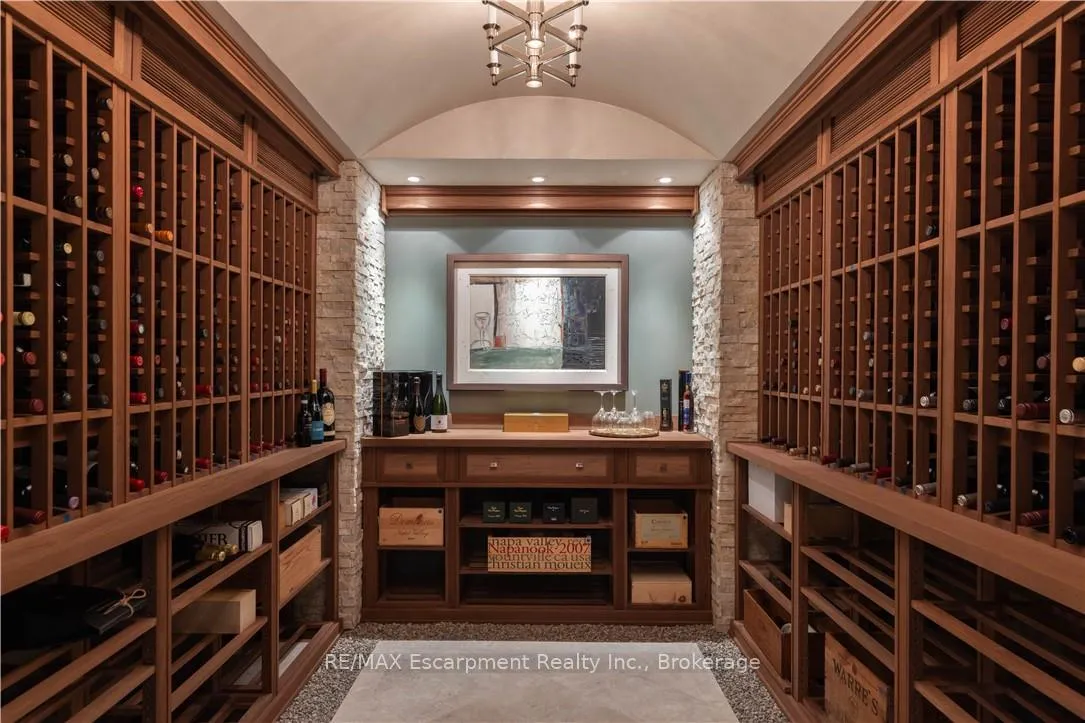 Photo 26 of 2054 Lakeshore Road E, Oakville, Ford — HOMEH