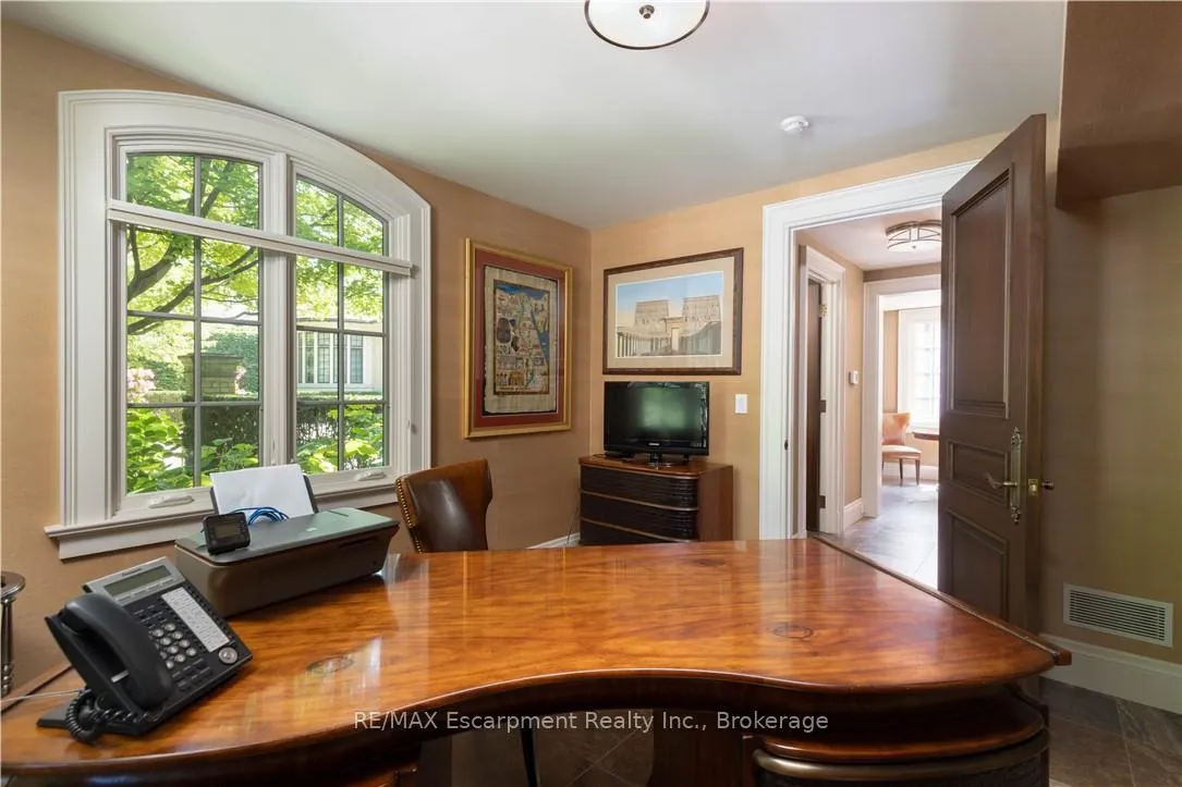 Photo 38 of 2054 Lakeshore Road E, Oakville, Ford — HOMEH