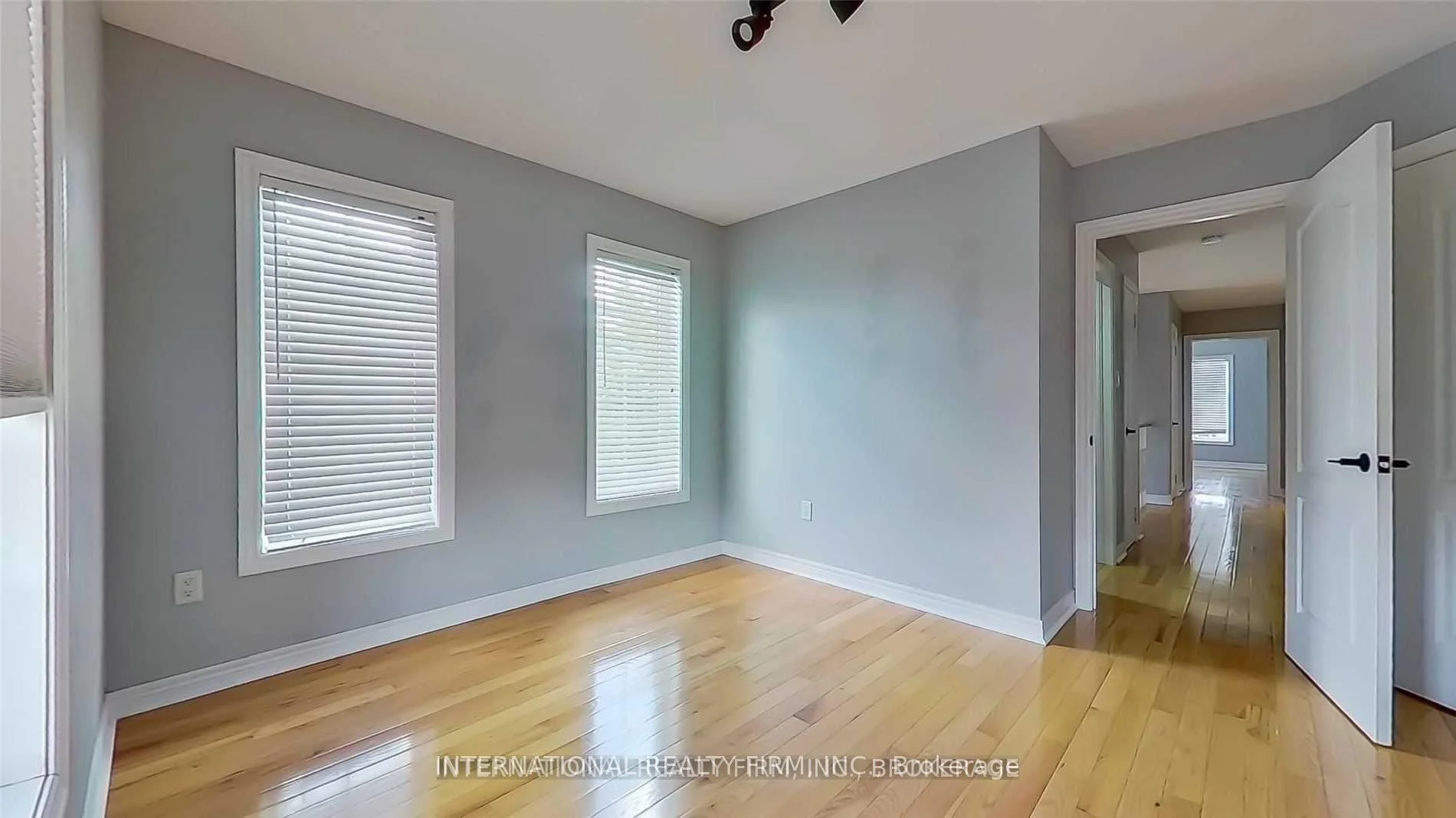 Photo 10 of 2 Dolce Crescent, Vaughan, Vellore Village — HOMEH