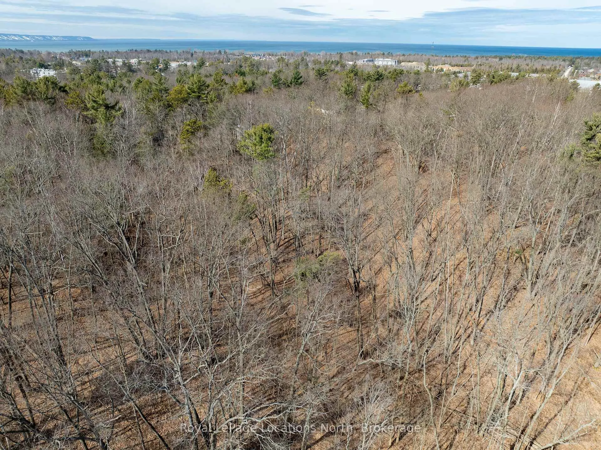 Photo 4 of 198 Golf Course Road, Wasaga Beach — HOMEH