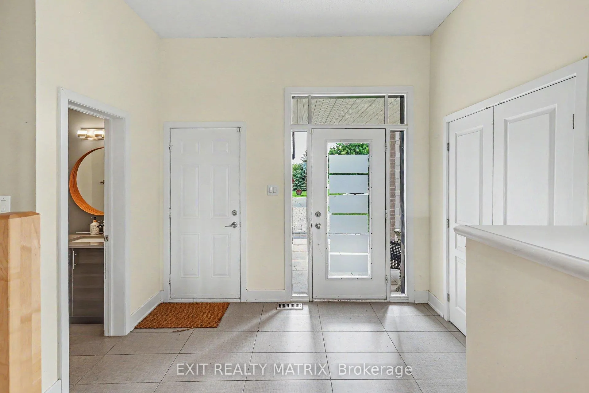 Photo 5 of 74 Nutting Crescent, Ottawa, Riverside South/Gloucester Glen — HOMEH