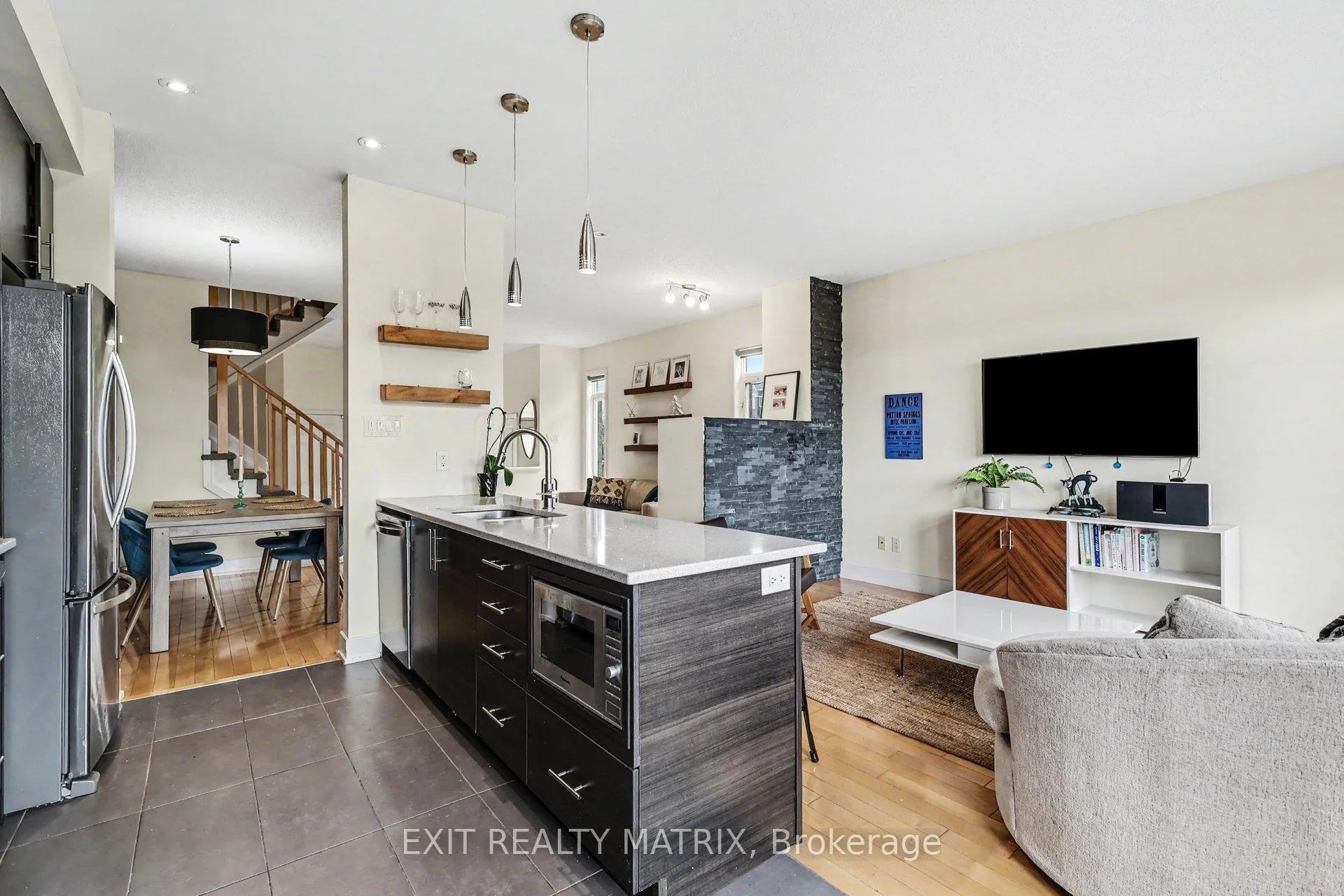Photo 7 of 74 Nutting Crescent, Ottawa, Riverside South/Gloucester Glen — HOMEH