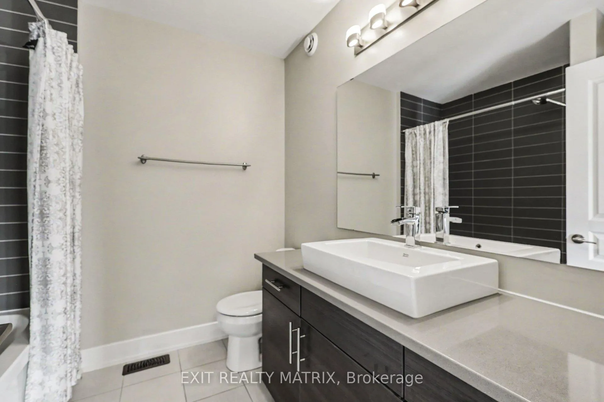 Photo 18 of 74 Nutting Crescent, Ottawa, Riverside South/Gloucester Glen — HOMEH