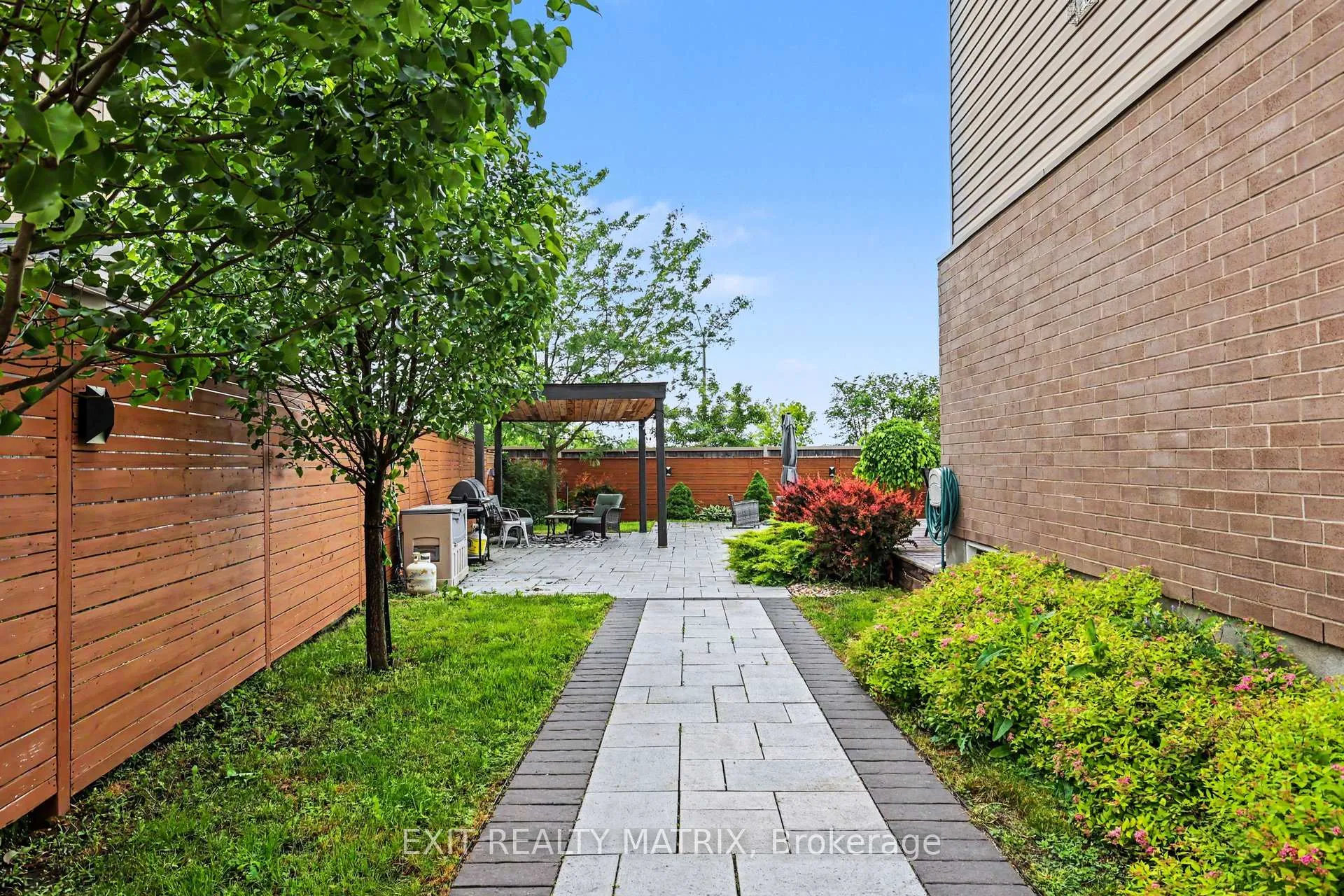 Photo 27 of 74 Nutting Crescent, Ottawa, Riverside South/Gloucester Glen — HOMEH