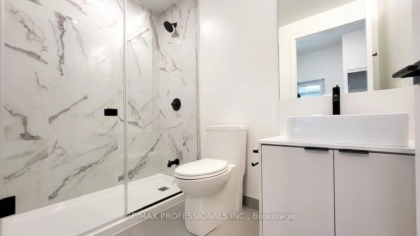 Photo 12 of Unit 504, 10 Graphophone Grove, Toronto, Dovercourt-Wallace Emerson-Junction — HOMEH
