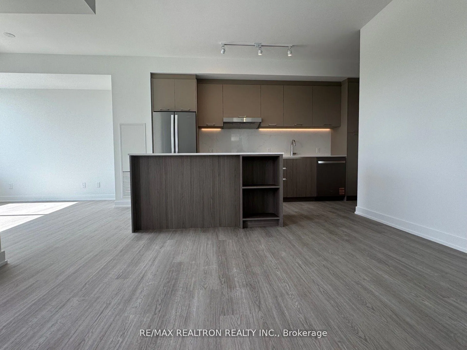 Photo 12 of Unit 405, 8188 Yonge Street, Vaughan, Uplands — HOMEH
