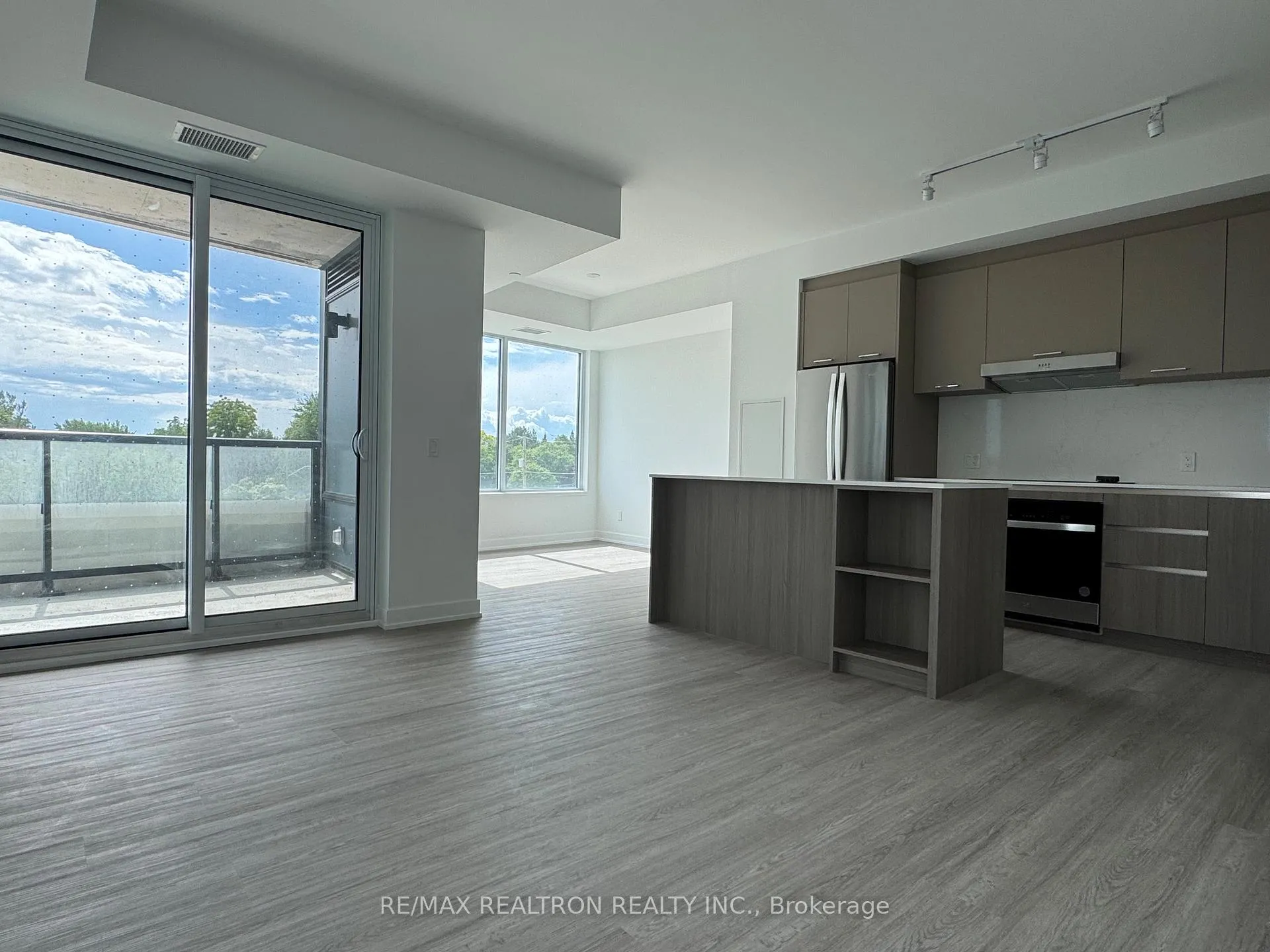 Photo 16 of Unit 405, 8188 Yonge Street, Vaughan, Uplands — HOMEH