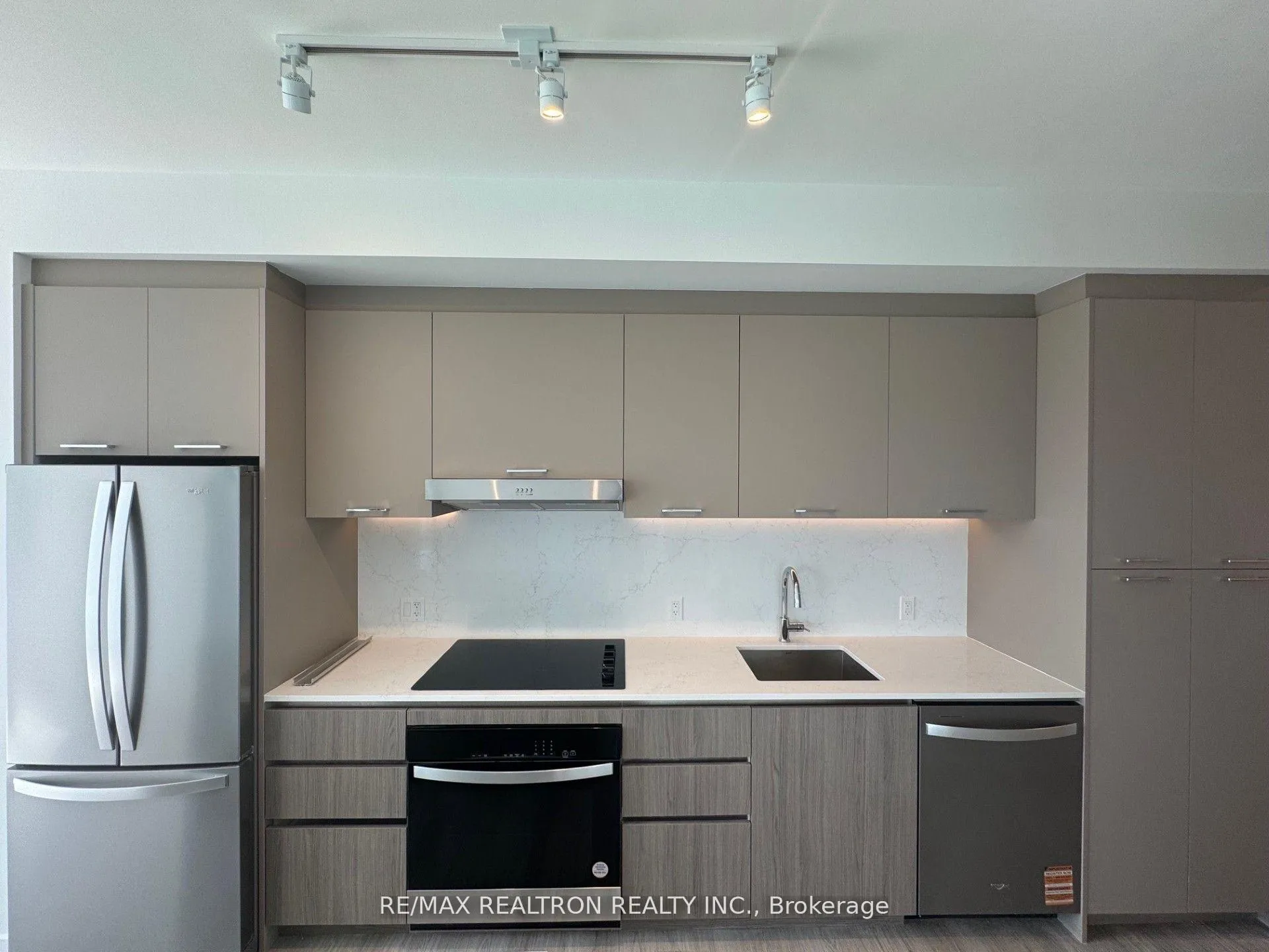 Photo 17 of Unit 405, 8188 Yonge Street, Vaughan, Uplands — HOMEH