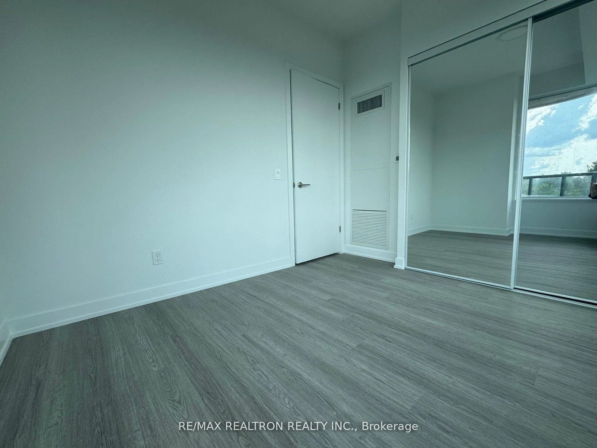Photo 18 of Unit 405, 8188 Yonge Street, Vaughan, Uplands — HOMEH