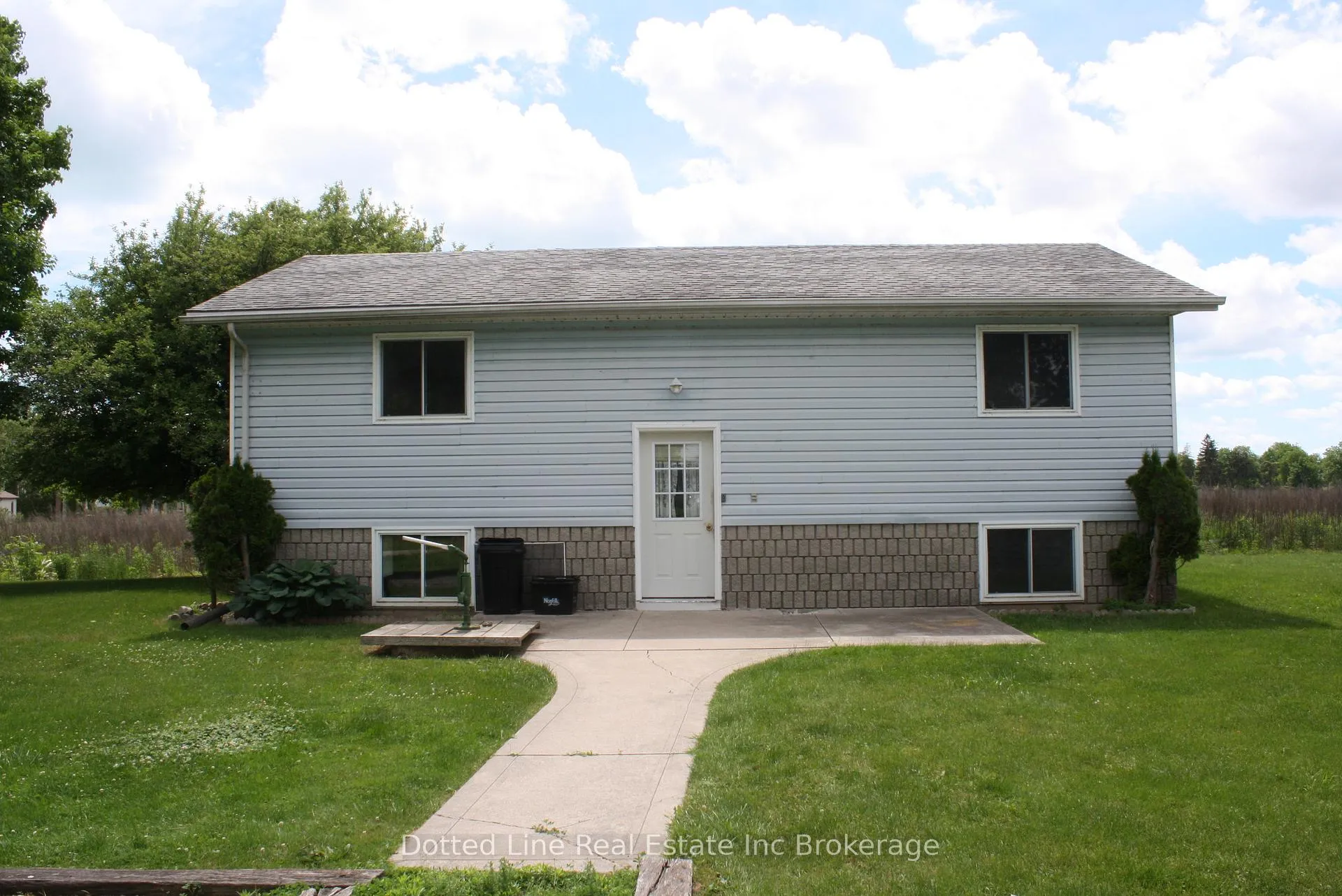 Photo 3 of 2831 Lakeshore Road, Norfolk, Rural S. Walsingham — HOMEH
