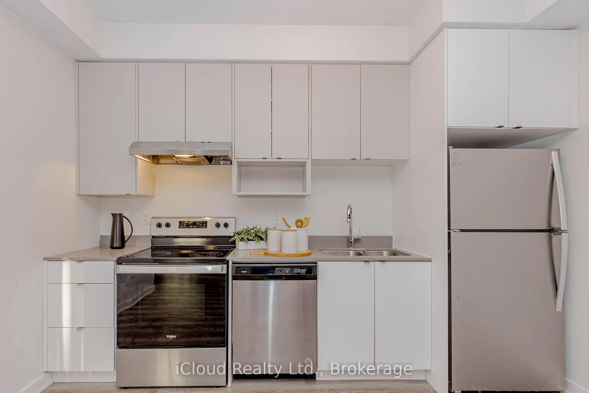 Photo 18 of Unit 69, 3189 Bastedo Common, Burlington, Alton — HOMEH