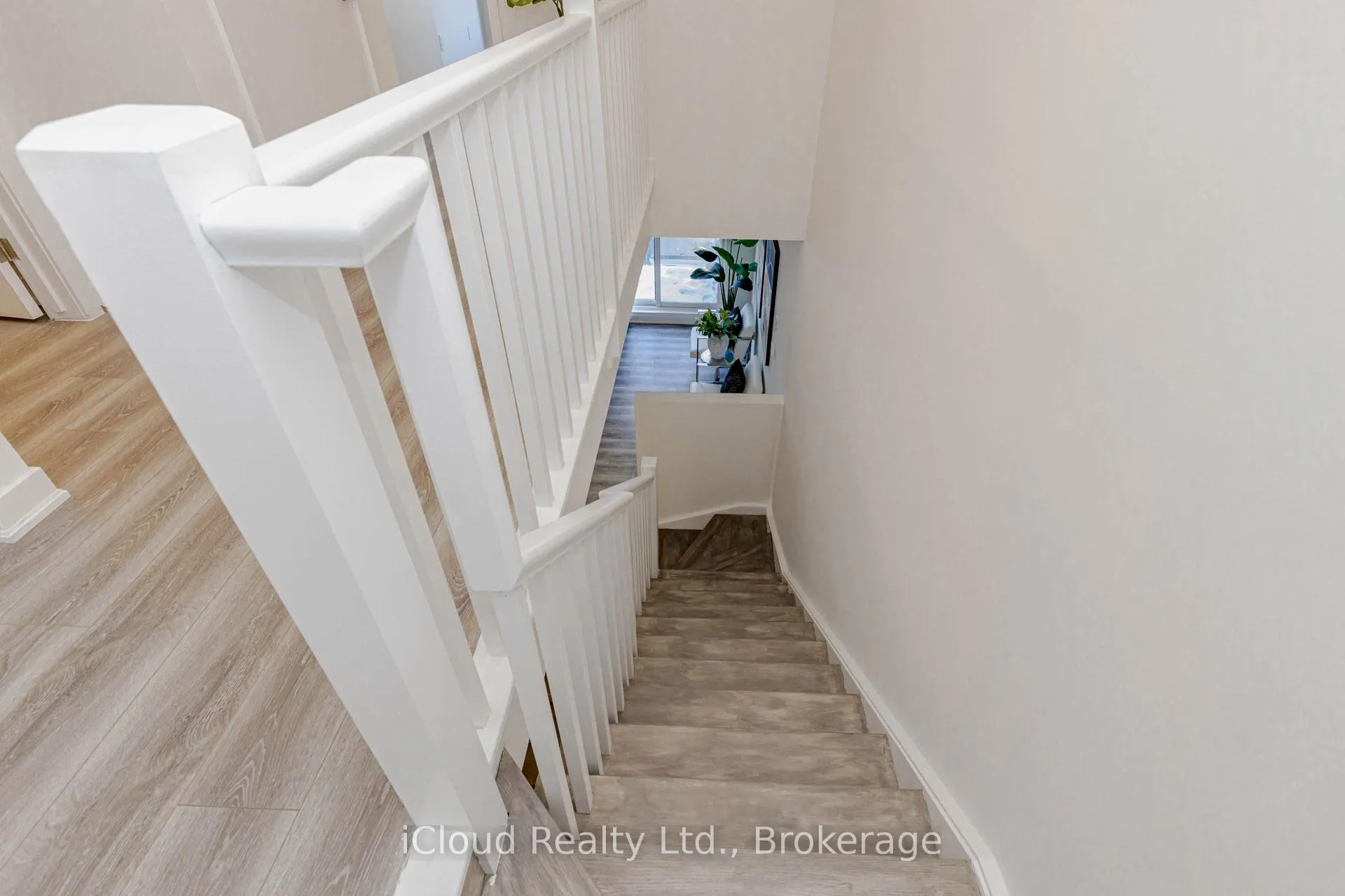 Photo 25 of Unit 69, 3189 Bastedo Common, Burlington, Alton — HOMEH