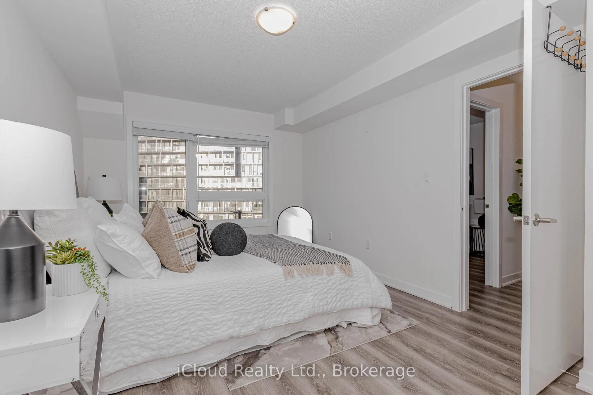 Photo 30 of Unit 69, 3189 Bastedo Common, Burlington, Alton — HOMEH