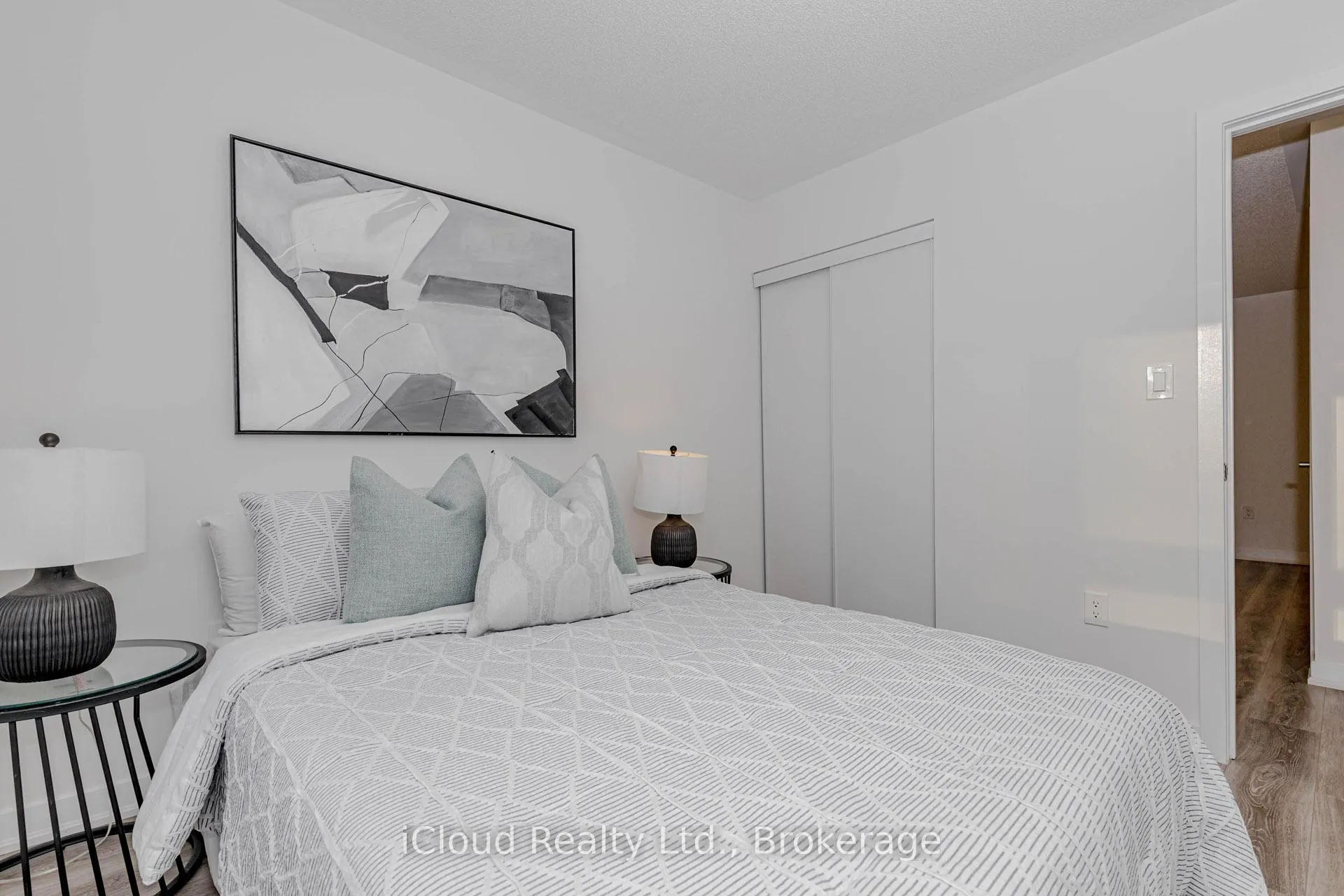 Photo 35 of Unit 69, 3189 Bastedo Common, Burlington, Alton — HOMEH