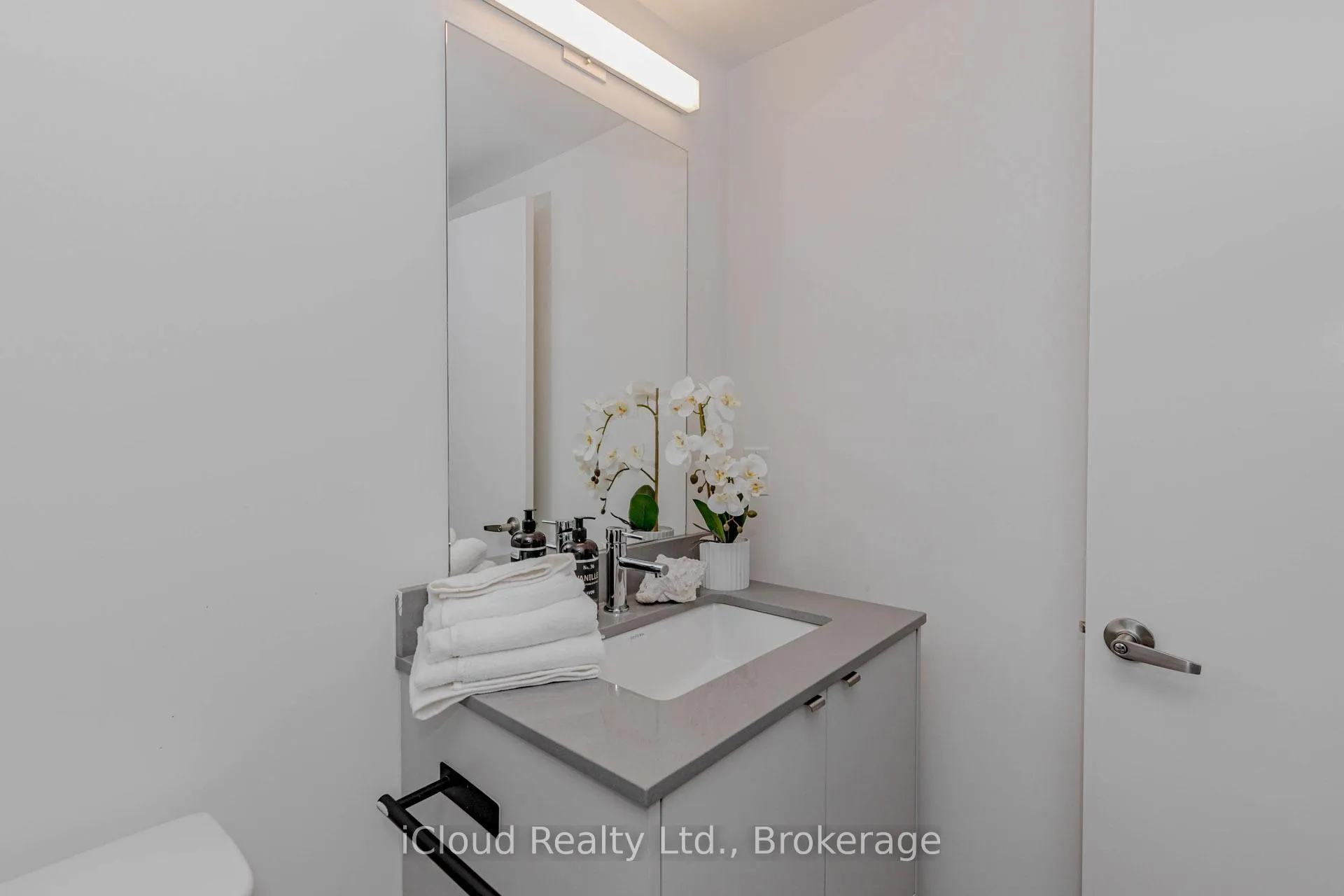 Photo 37 of Unit 69, 3189 Bastedo Common, Burlington, Alton — HOMEH