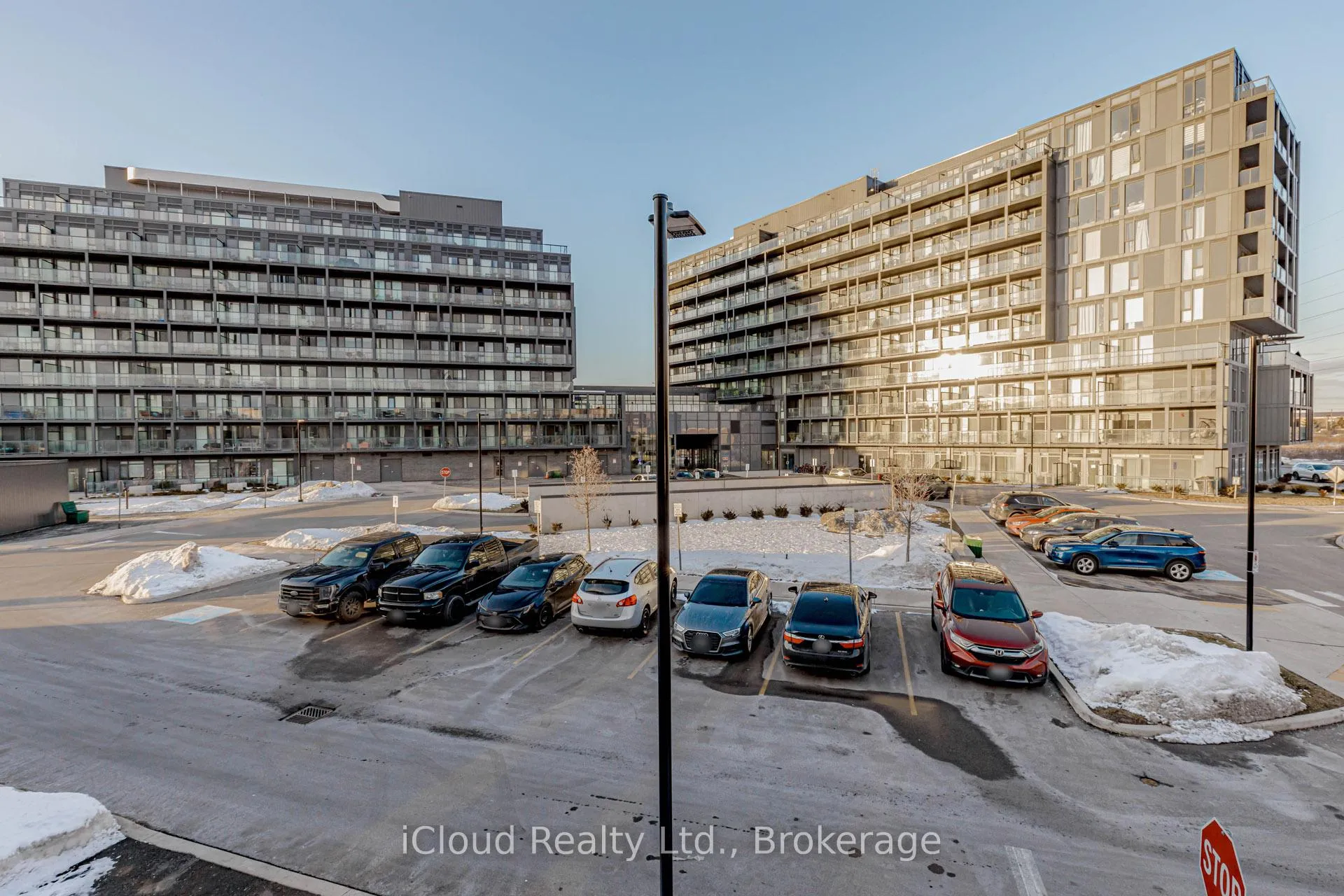 Photo 41 of Unit 69, 3189 Bastedo Common, Burlington, Alton — HOMEH