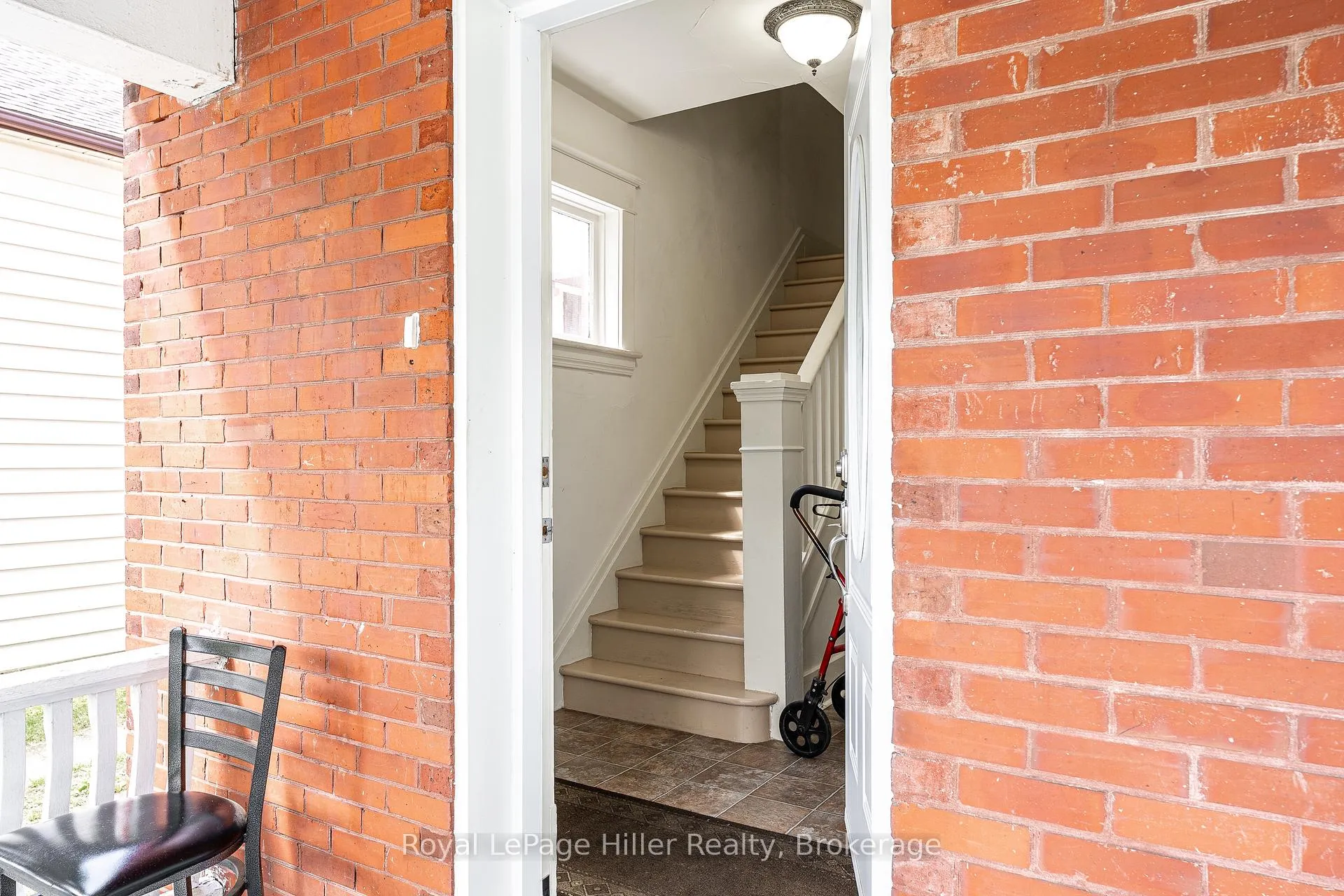 Photo 4 of 42 Home Street, Stratford — HOMEH