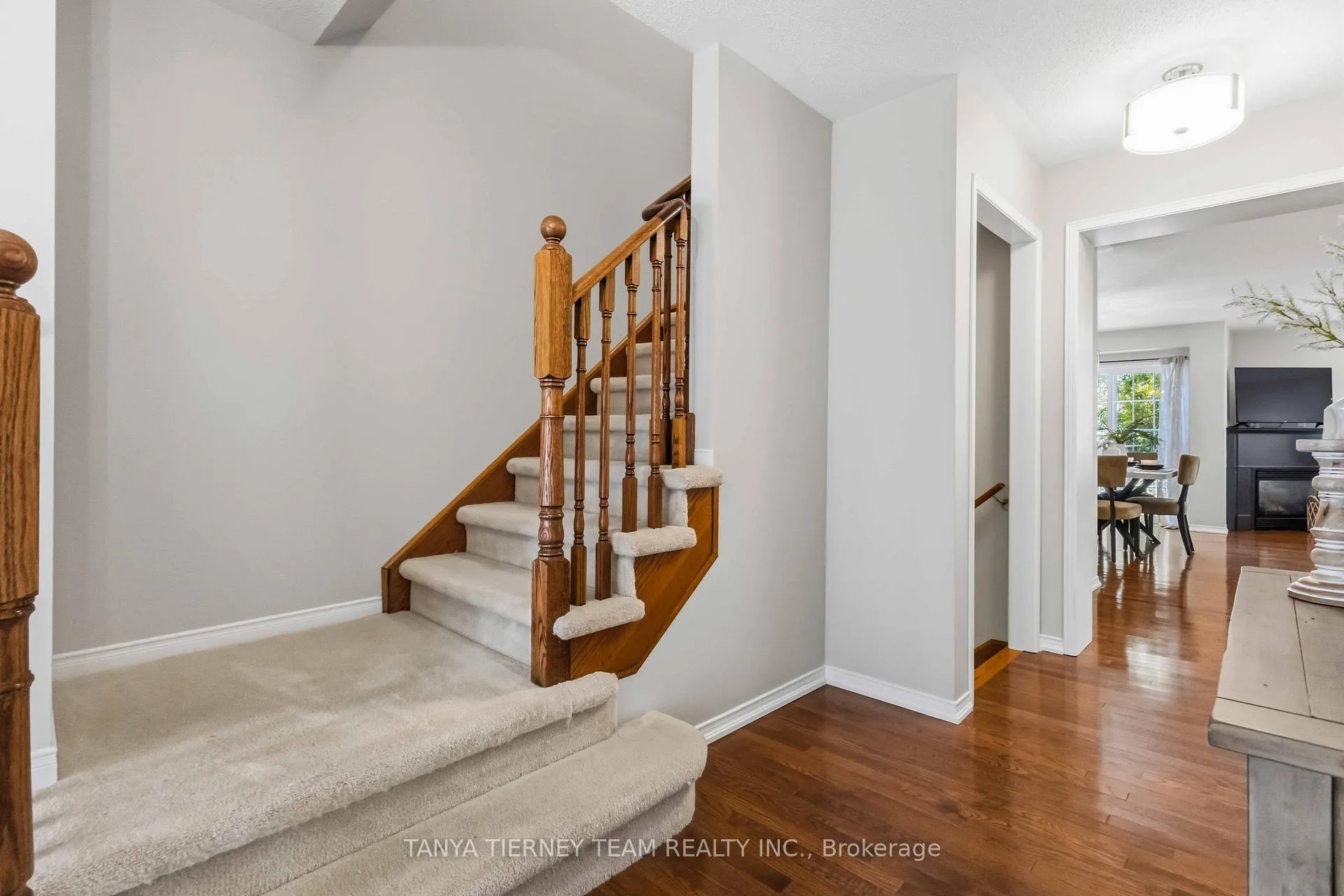 Photo 6 of 10 Ramona Way, Whitby, Brooklin — HOMEH