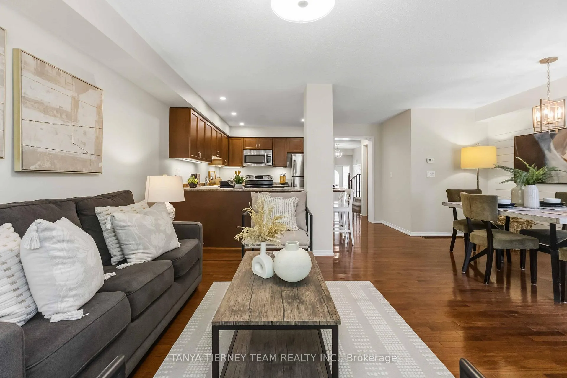 Photo 10 of 10 Ramona Way, Whitby, Brooklin — HOMEH
