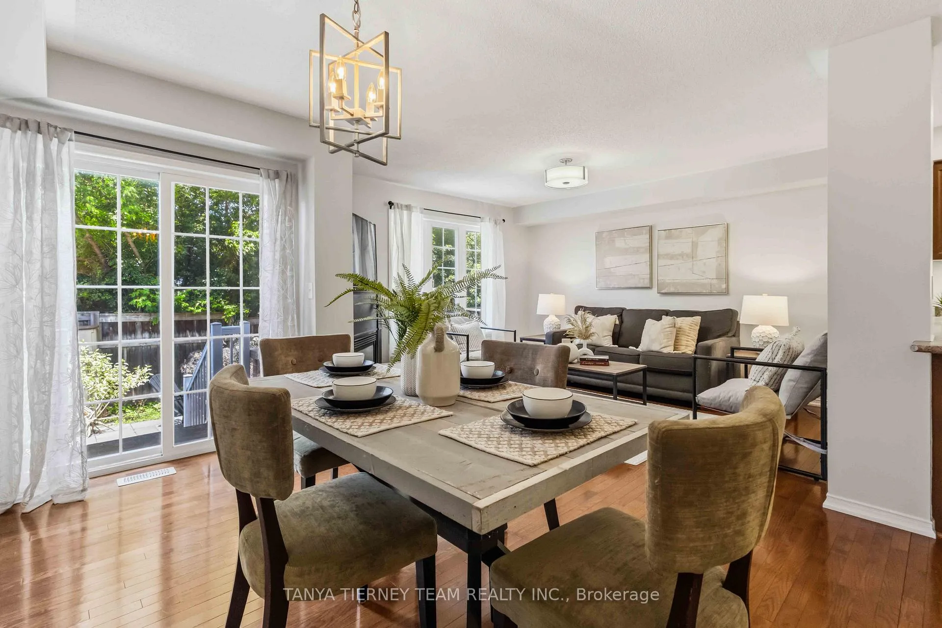 Photo 15 of 10 Ramona Way, Whitby, Brooklin — HOMEH