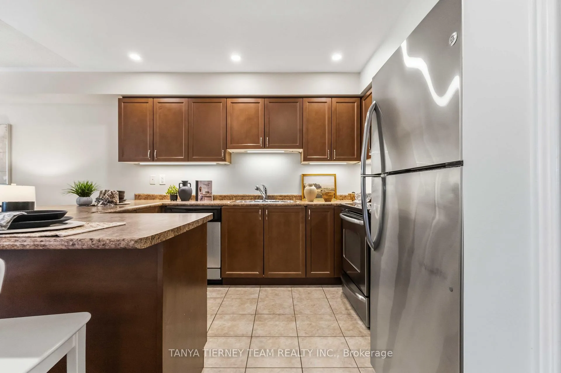 Photo 18 of 10 Ramona Way, Whitby, Brooklin — HOMEH