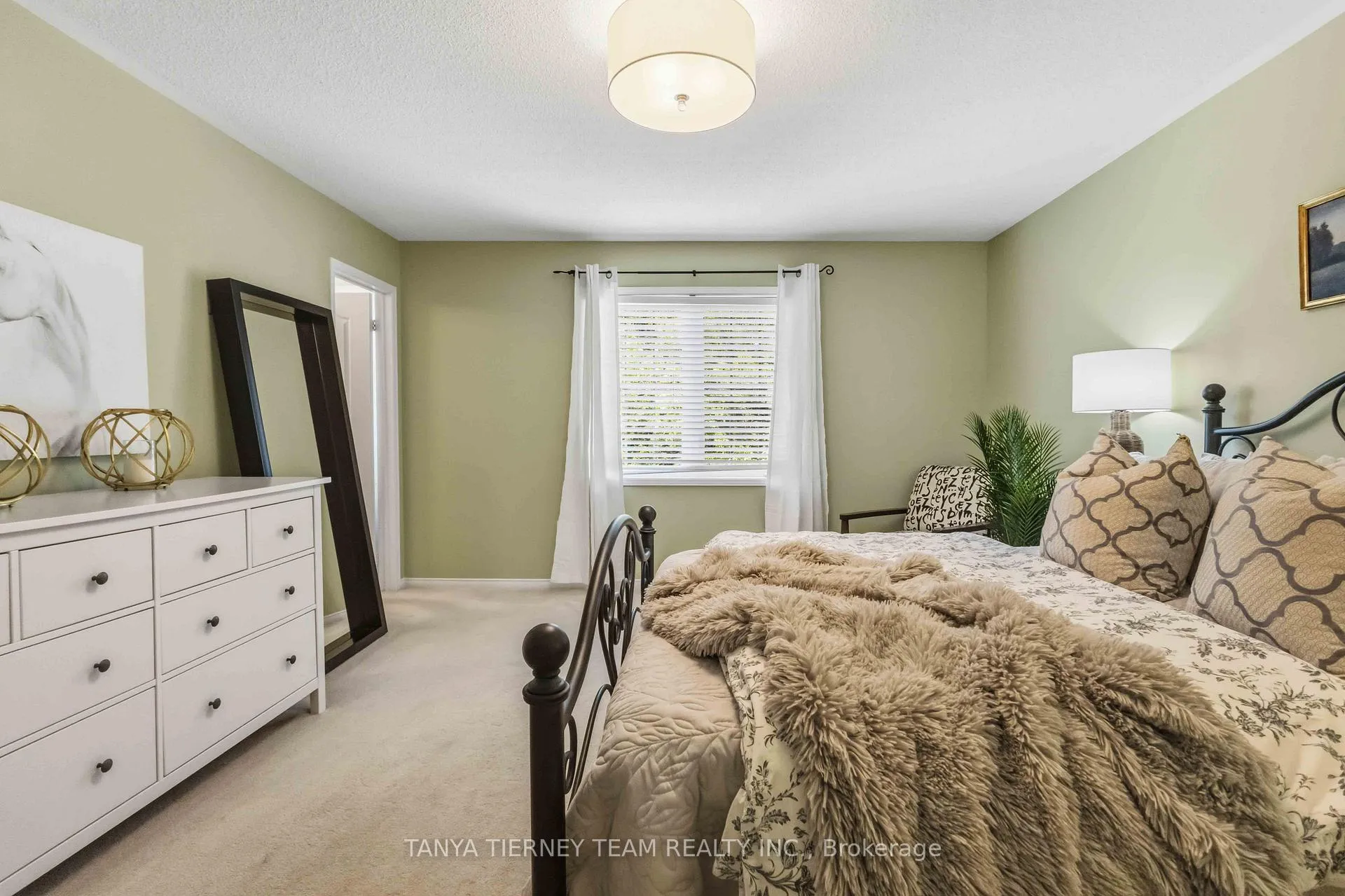Photo 32 of 10 Ramona Way, Whitby, Brooklin — HOMEH