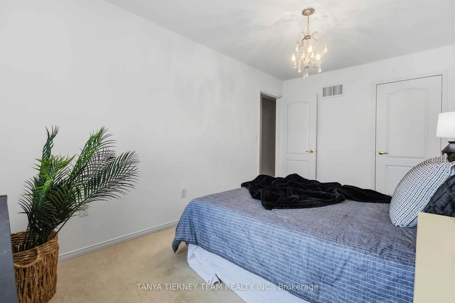 Photo 41 of 10 Ramona Way, Whitby, Brooklin — HOMEH