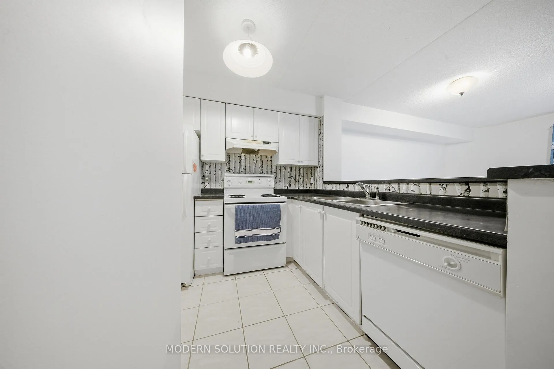 Photo 9 of 307 Mariners Way, Collingwood — HOMEH