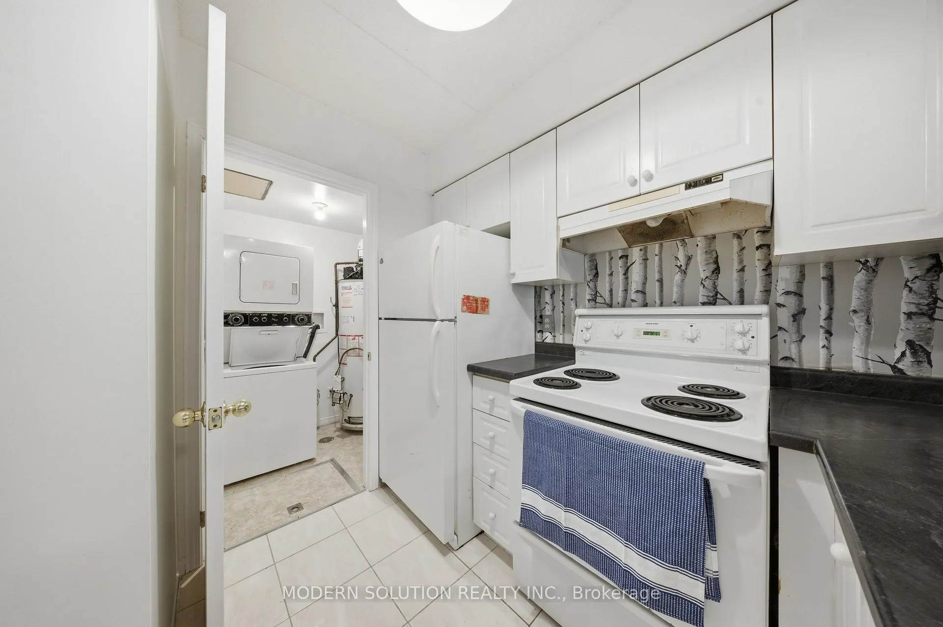 Photo 10 of 307 Mariners Way, Collingwood — HOMEH