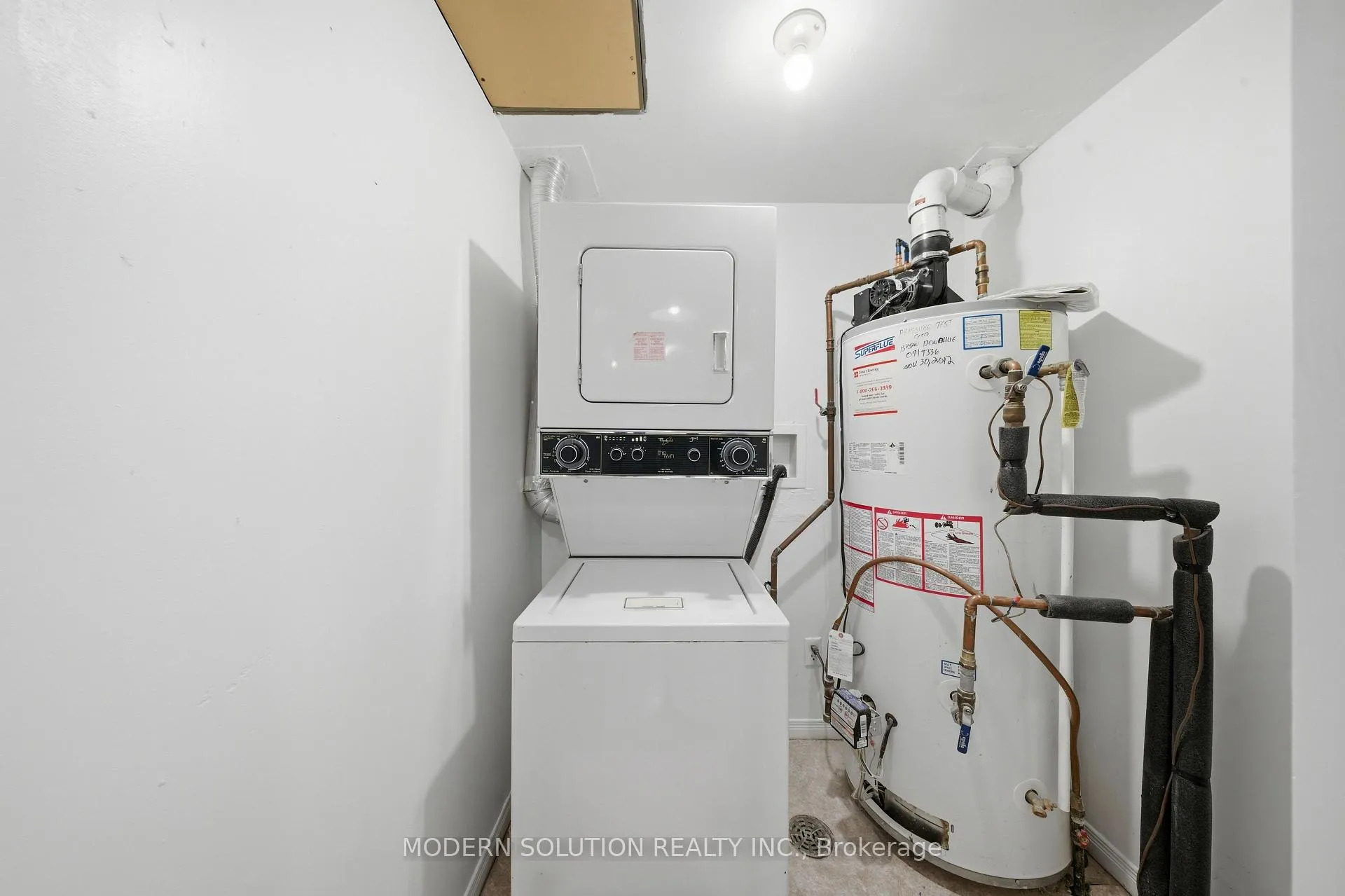 Photo 11 of 307 Mariners Way, Collingwood — HOMEH
