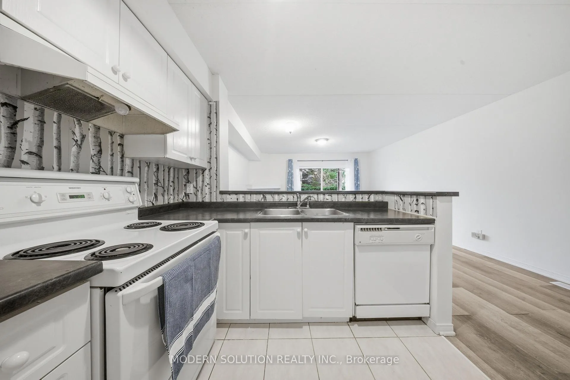 Photo 12 of 307 Mariners Way, Collingwood — HOMEH