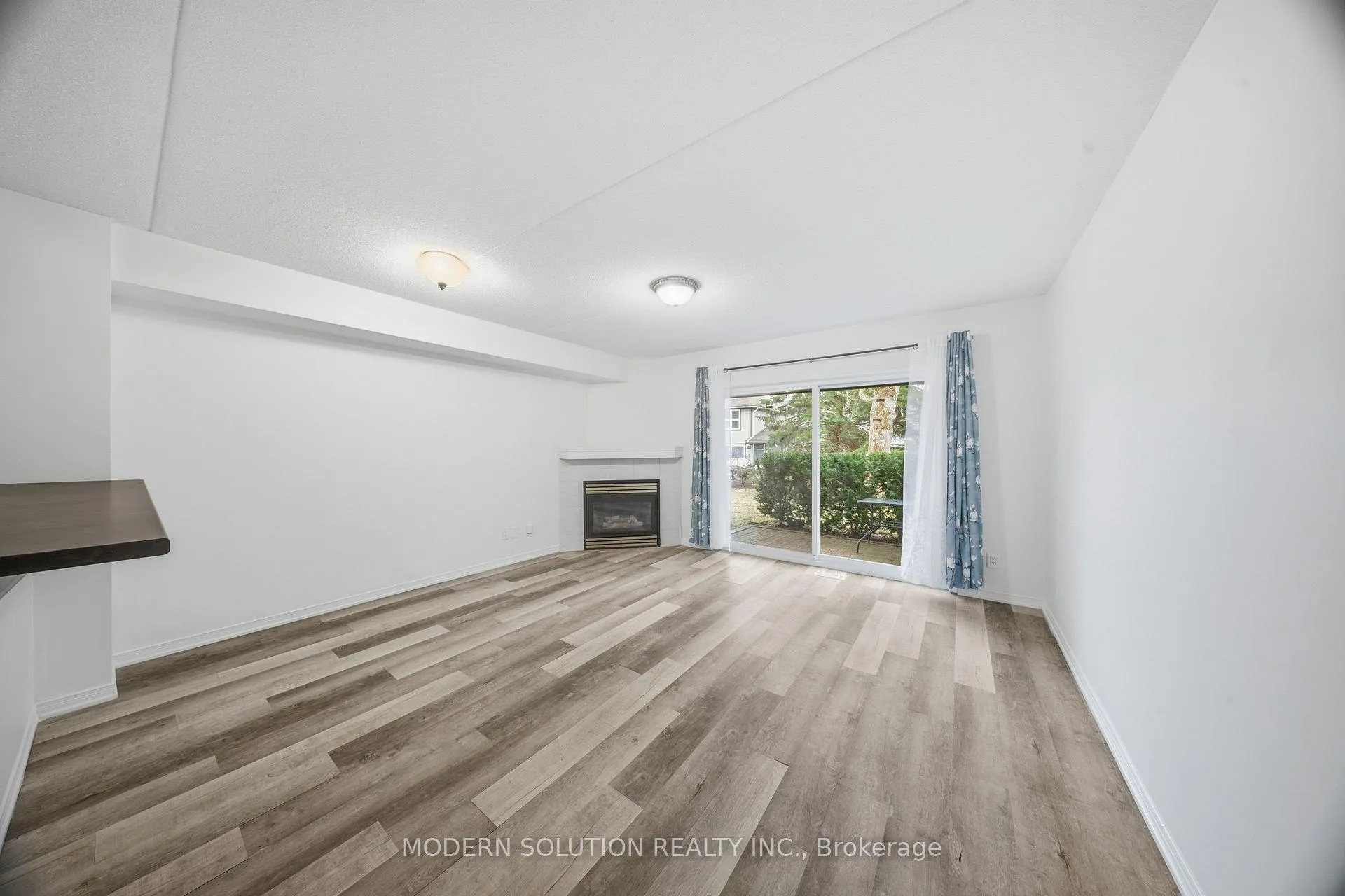 Photo 14 of 307 Mariners Way, Collingwood — HOMEH