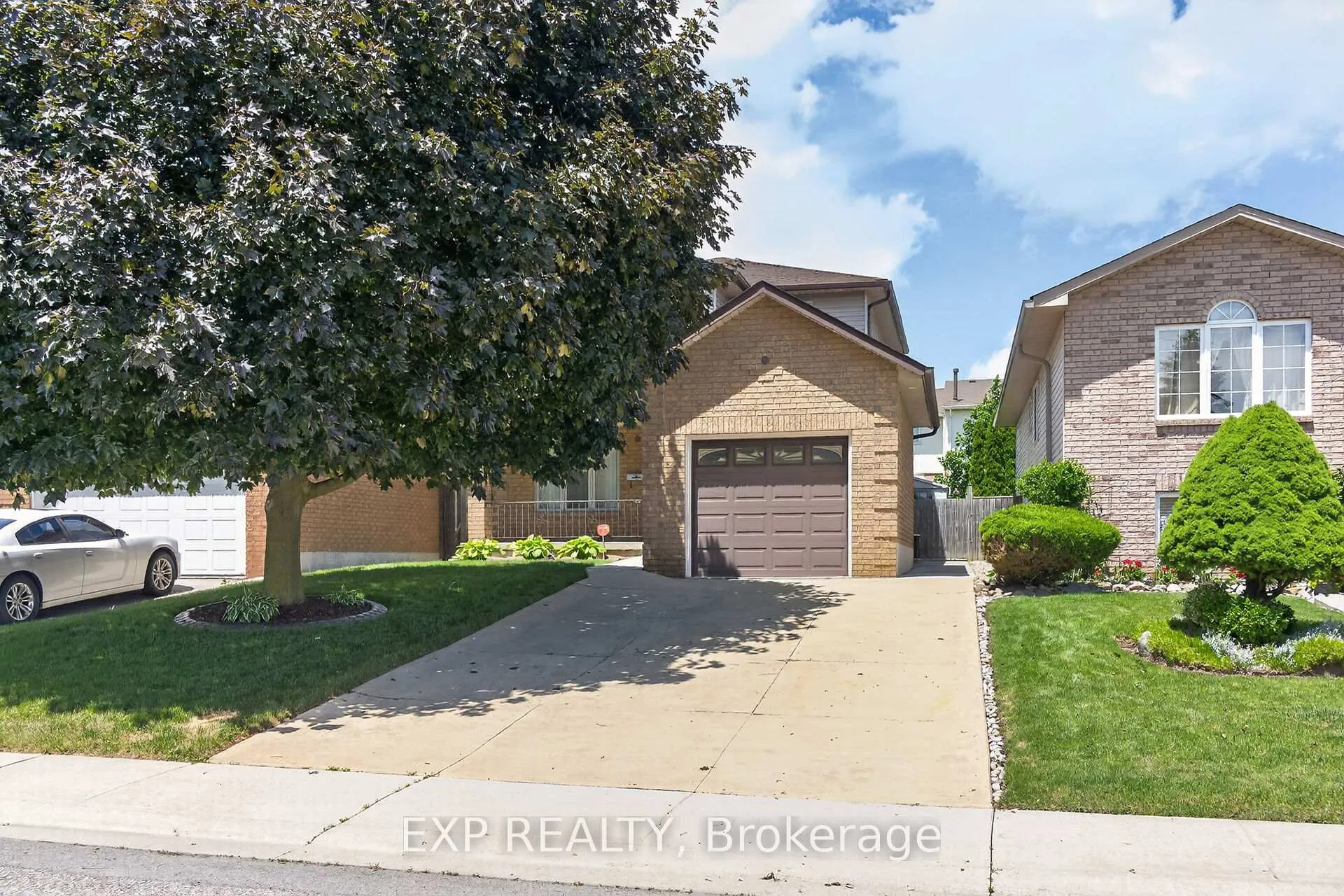 Photo 2 of 45 Ossington Drive, Hamilton, Broughton — HOMEH
