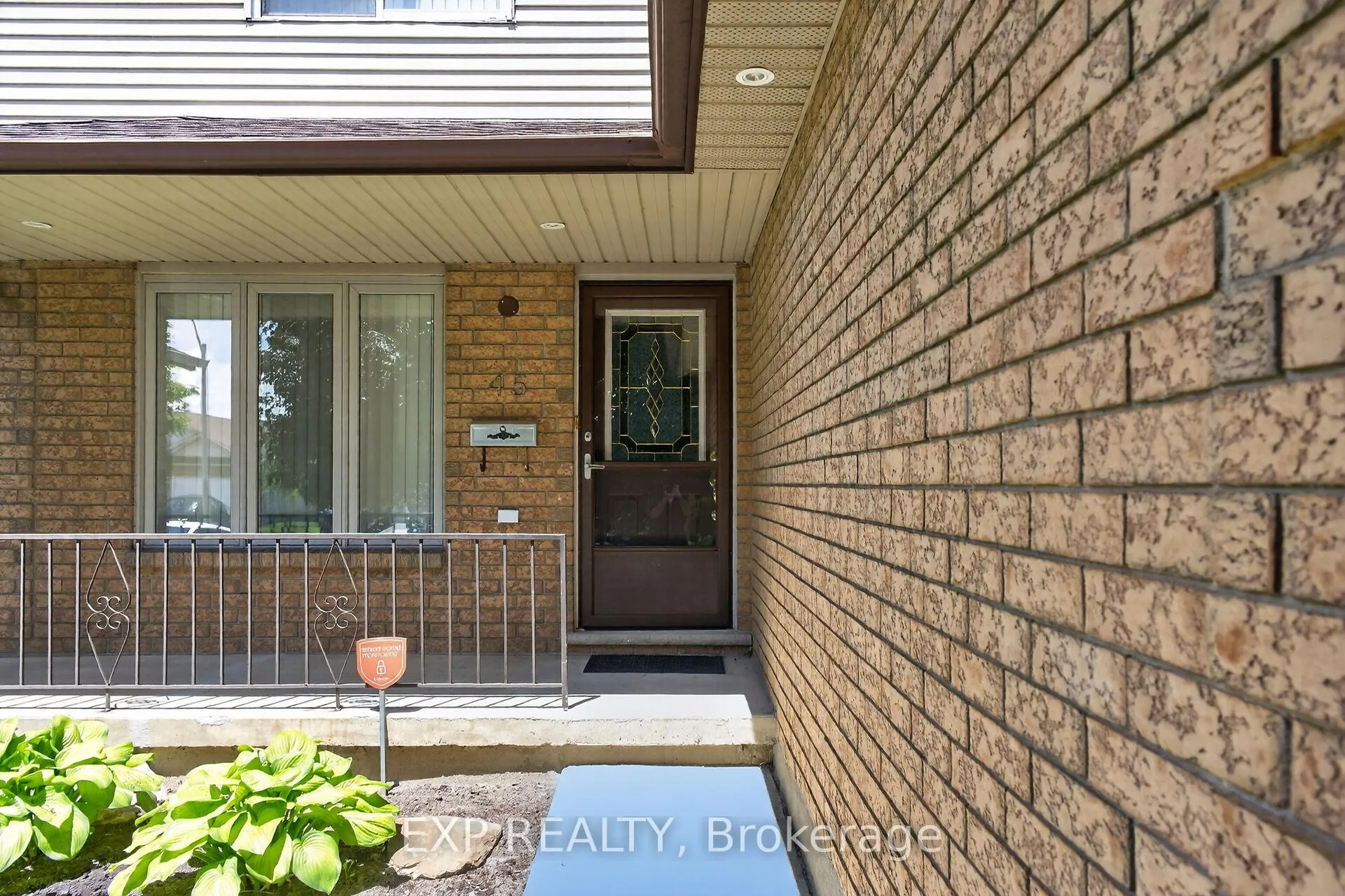 Photo 3 of 45 Ossington Drive, Hamilton, Broughton — HOMEH