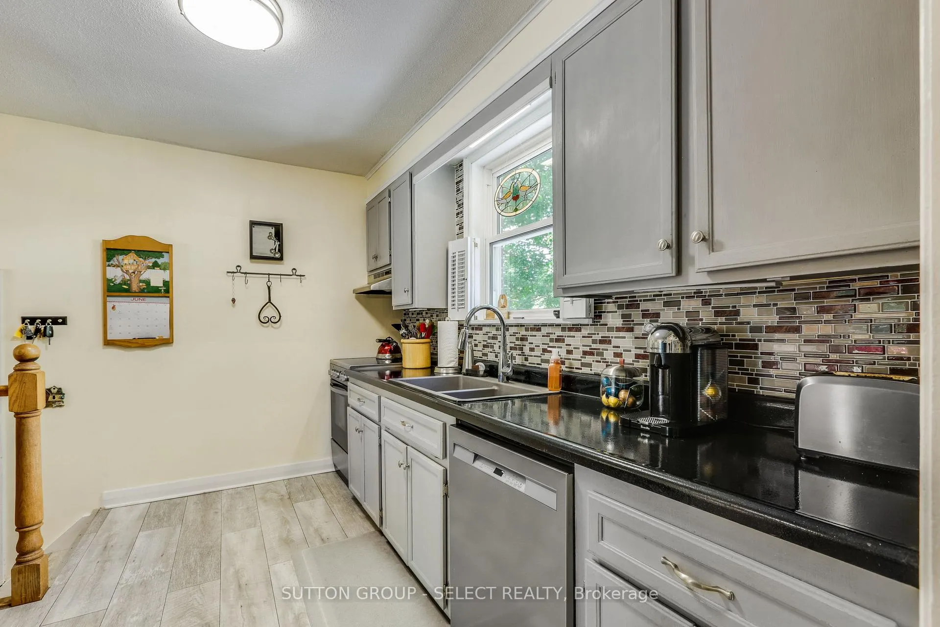 Photo 15 of 65 Broadway Avenue, London, South V — HOMEH
