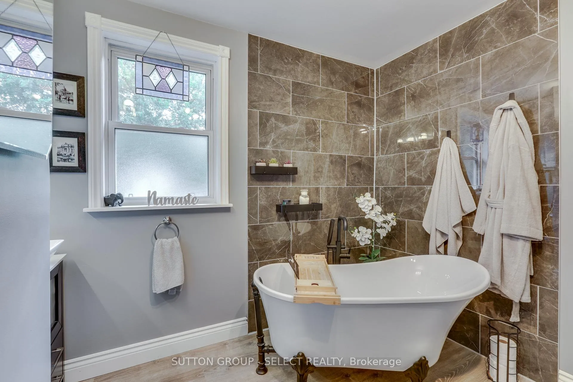 Photo 21 of 65 Broadway Avenue, London, South V — HOMEH