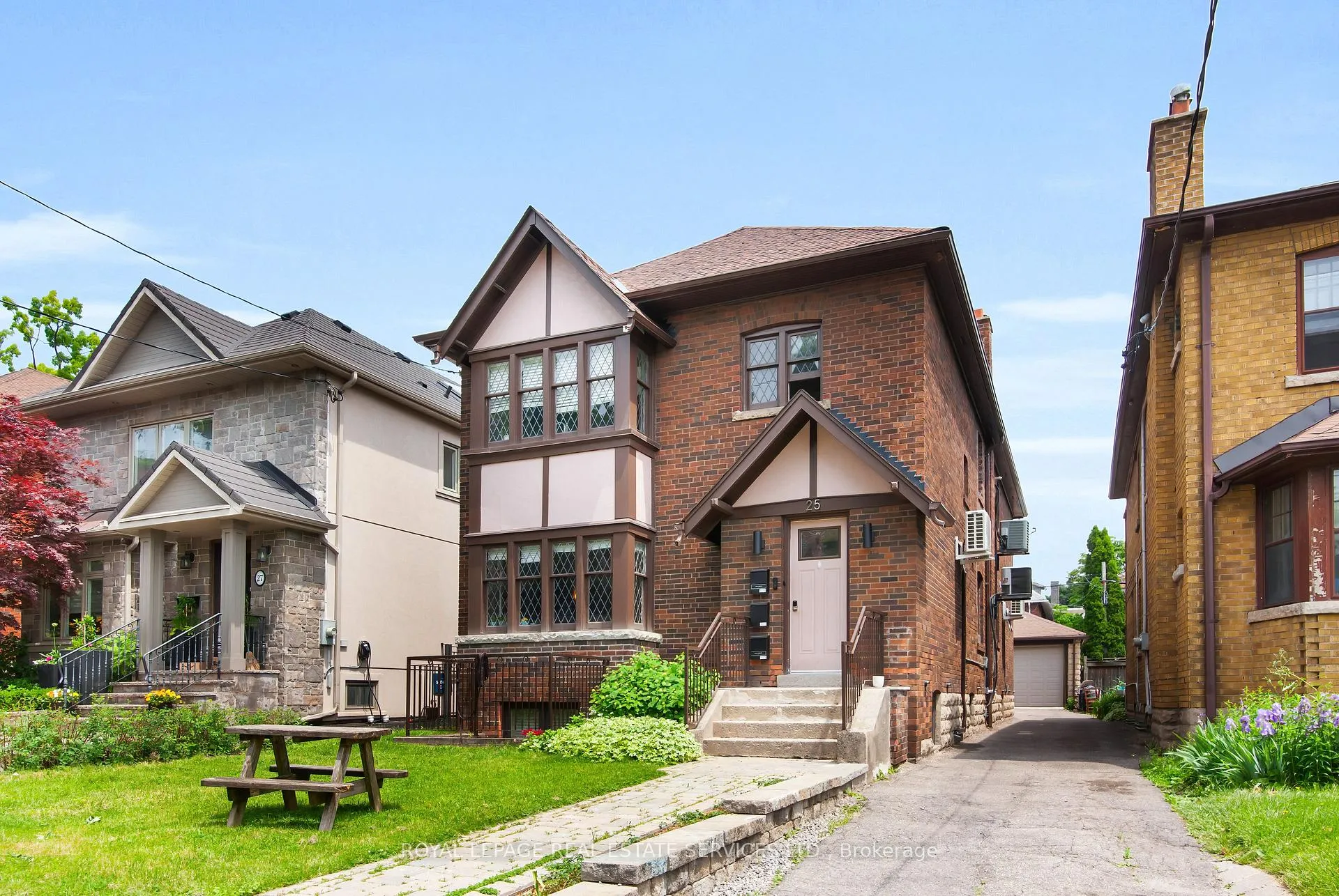 Photo 2 of Unit Main, 25 Braemar Avenue, Toronto, Yonge-Eglinton — HOMEH