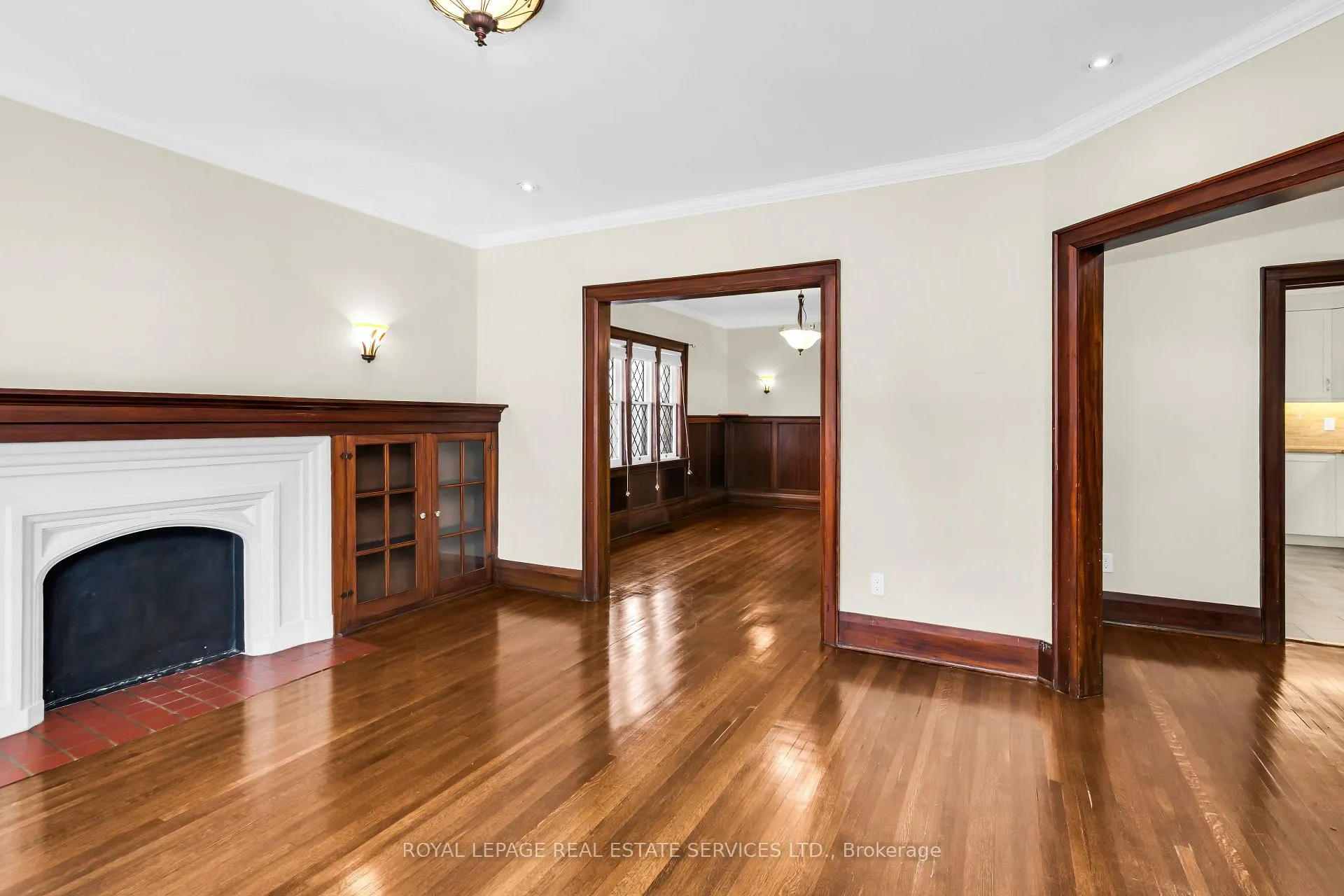 Photo 5 of Unit Main, 25 Braemar Avenue, Toronto, Yonge-Eglinton — HOMEH