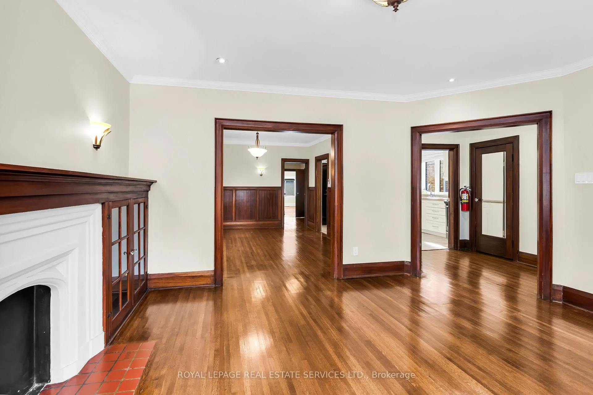 Photo 11 of Unit Main, 25 Braemar Avenue, Toronto, Yonge-Eglinton — HOMEH