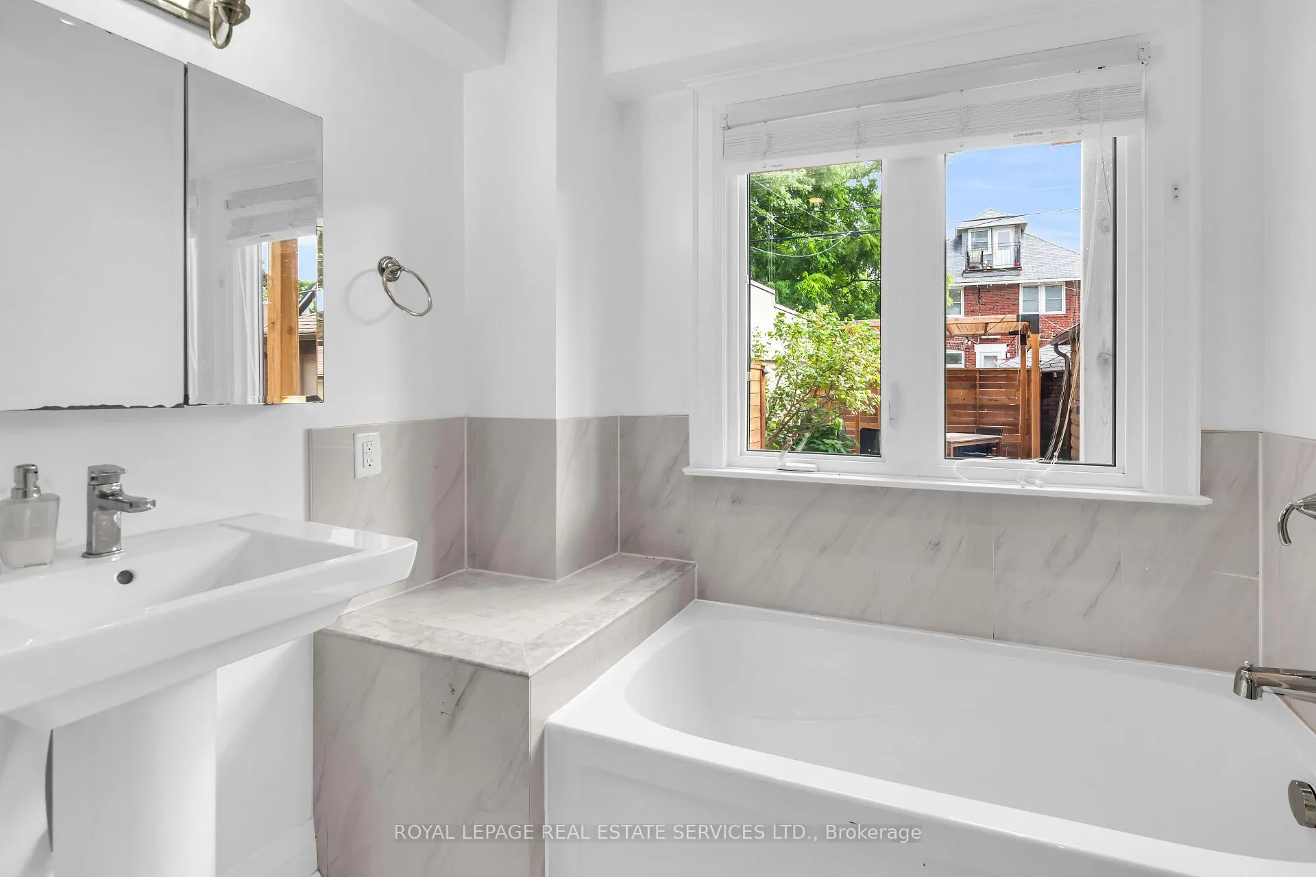 Photo 34 of Unit Main, 25 Braemar Avenue, Toronto, Yonge-Eglinton — HOMEH