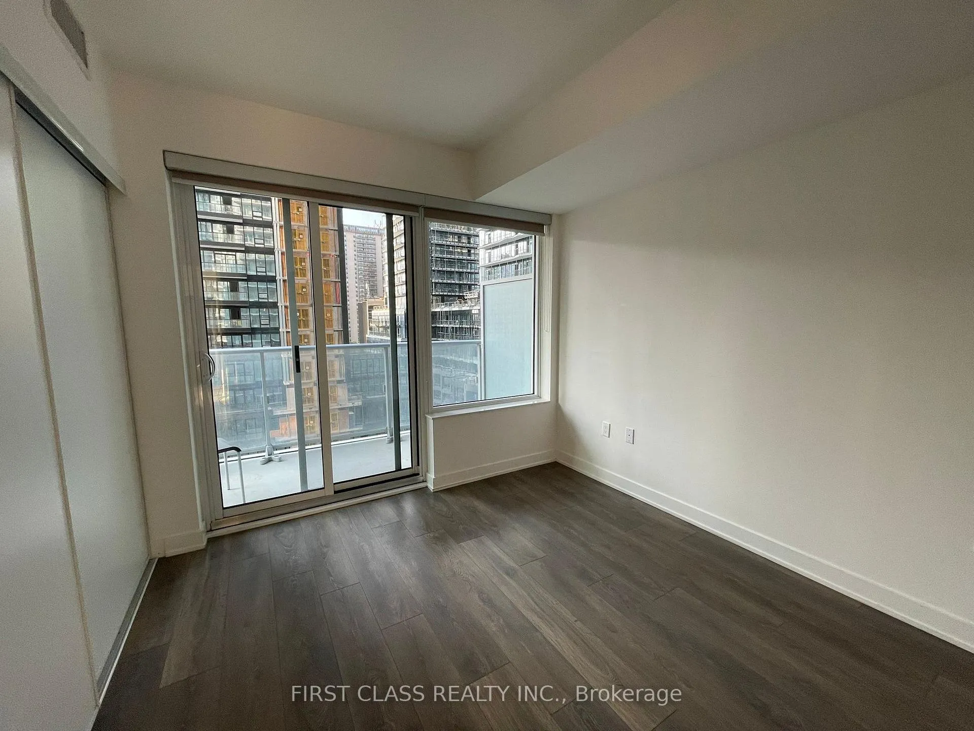 Photo 11 of Unit 810, 99 Broadway Avenue, Toronto, Mount Pleasant West — HOMEH