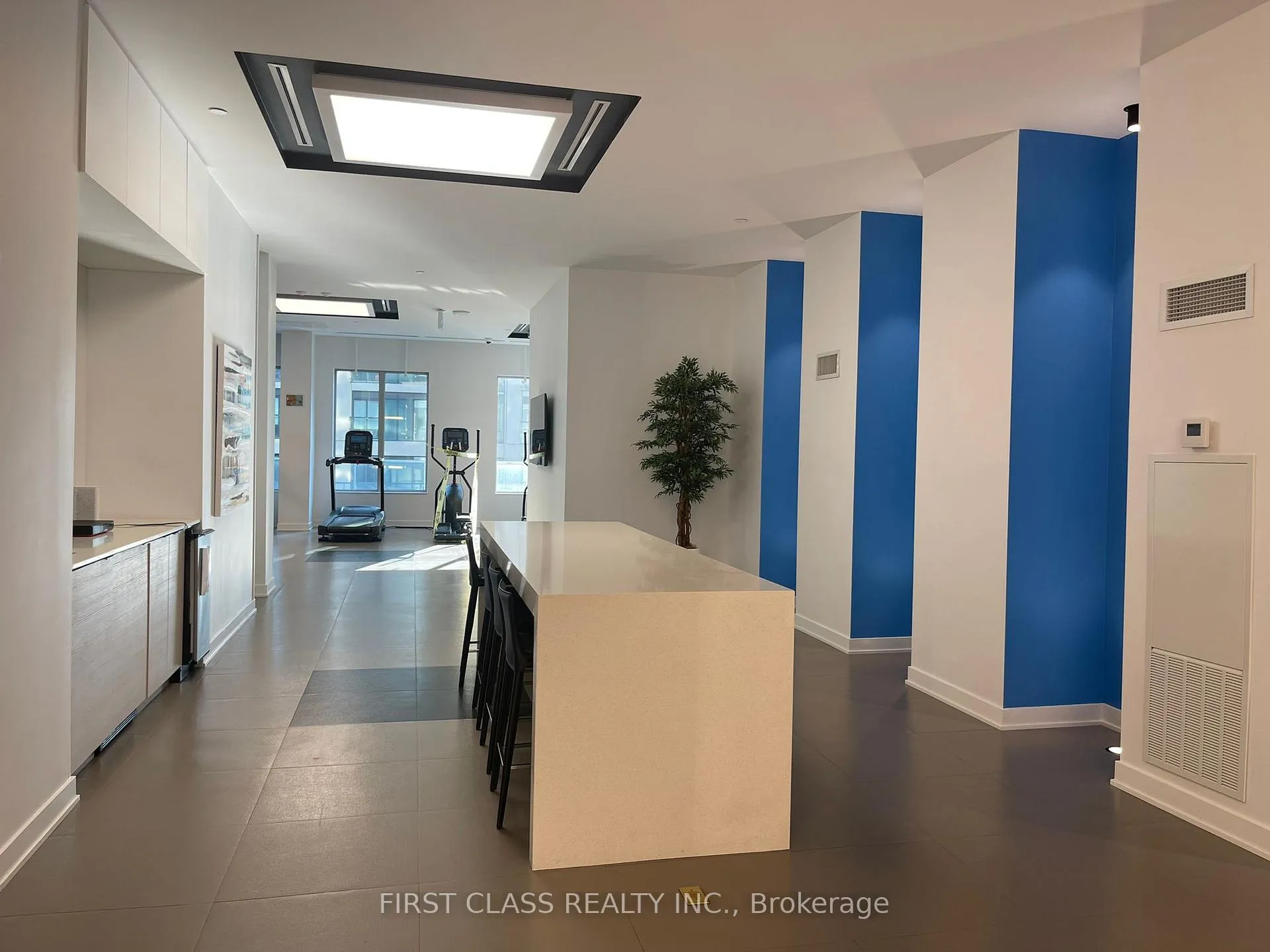 Photo 19 of Unit 810, 99 Broadway Avenue, Toronto, Mount Pleasant West — HOMEH
