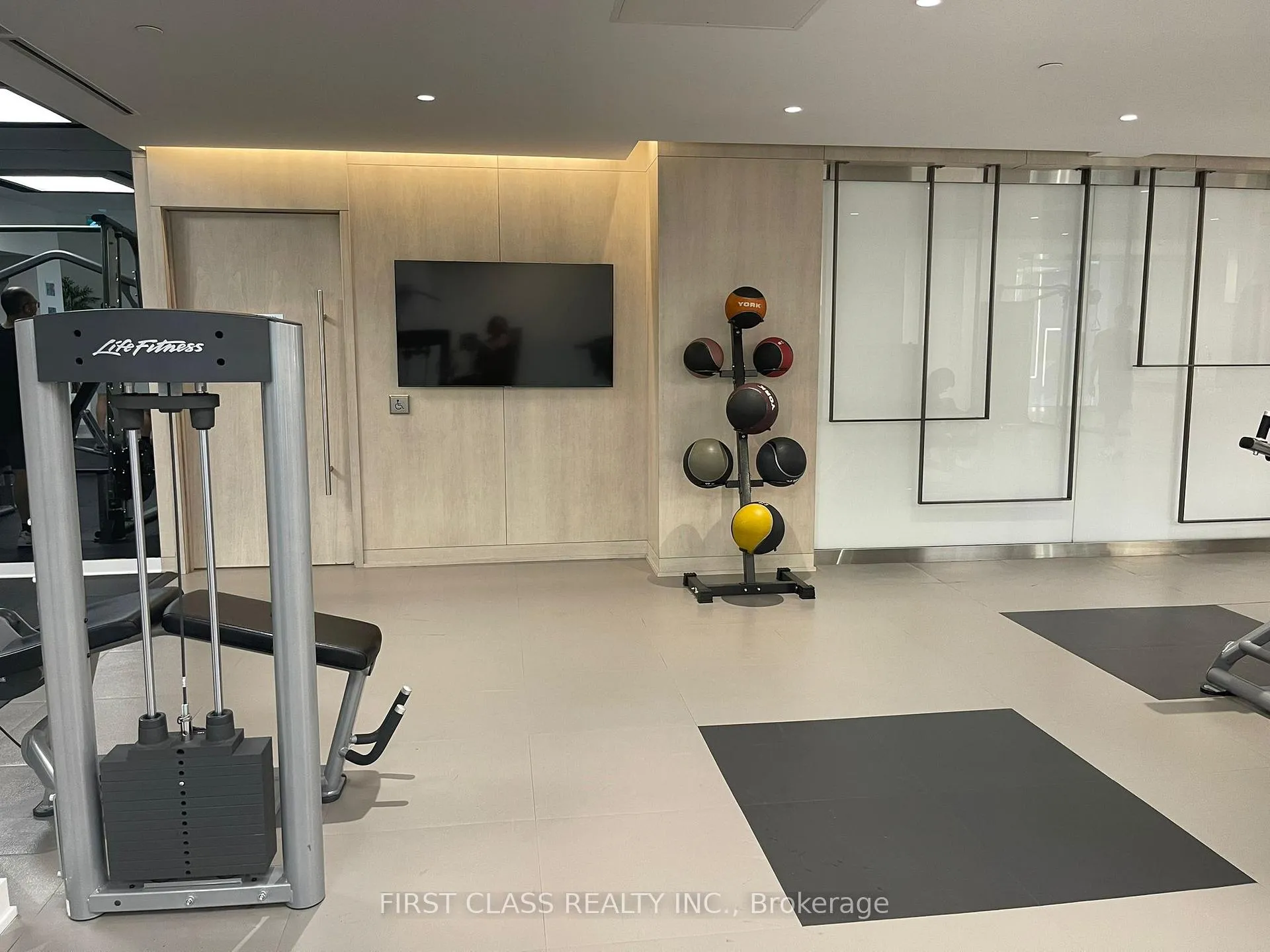 Photo 20 of Unit 810, 99 Broadway Avenue, Toronto, Mount Pleasant West — HOMEH