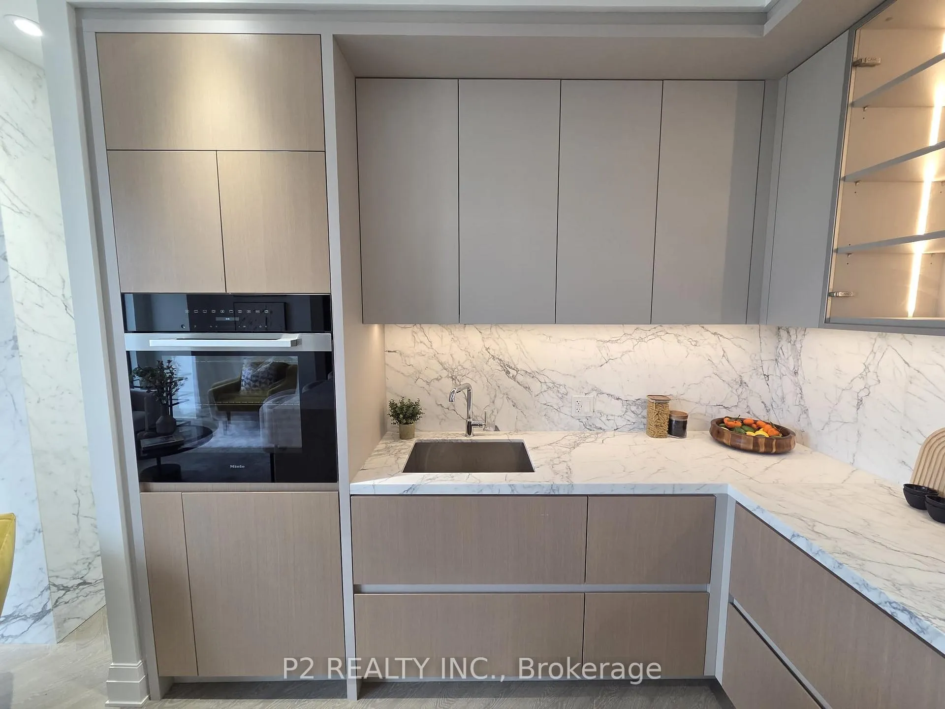 Photo 8 of Unit 411, 2 Forest Hill, Toronto, Casa Loma — HOMEH