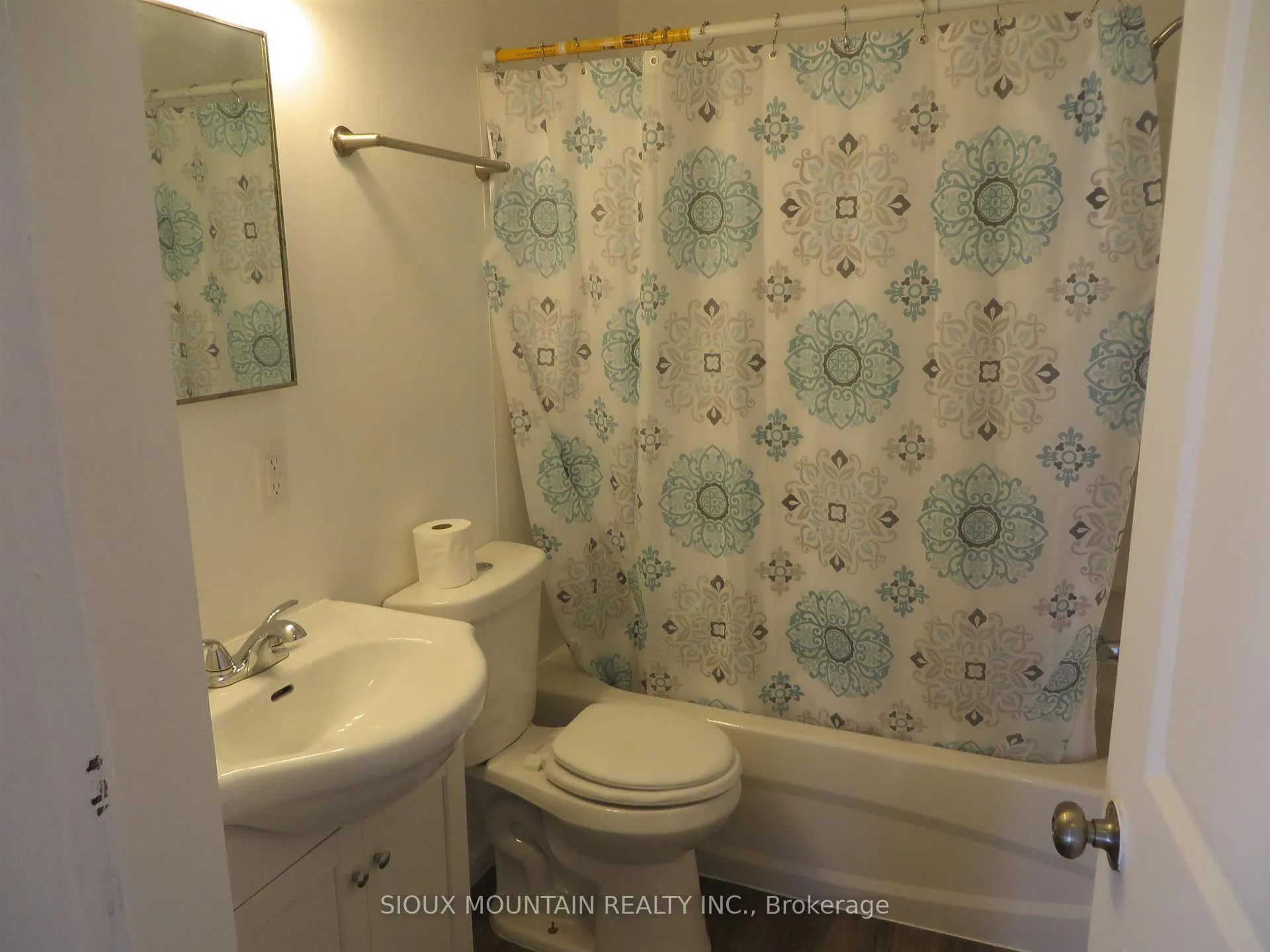 Photo 10 of 4 First Ave, Sioux Lookout — HOMEH