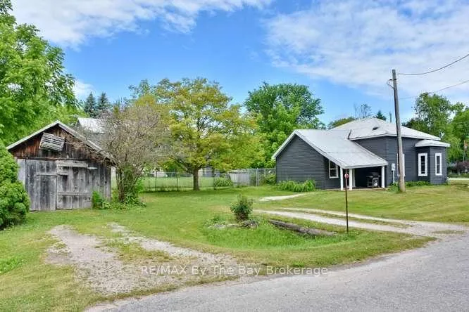 Photo 25 of 11 Edward Street W, Clearview, Creemore — HOMEH