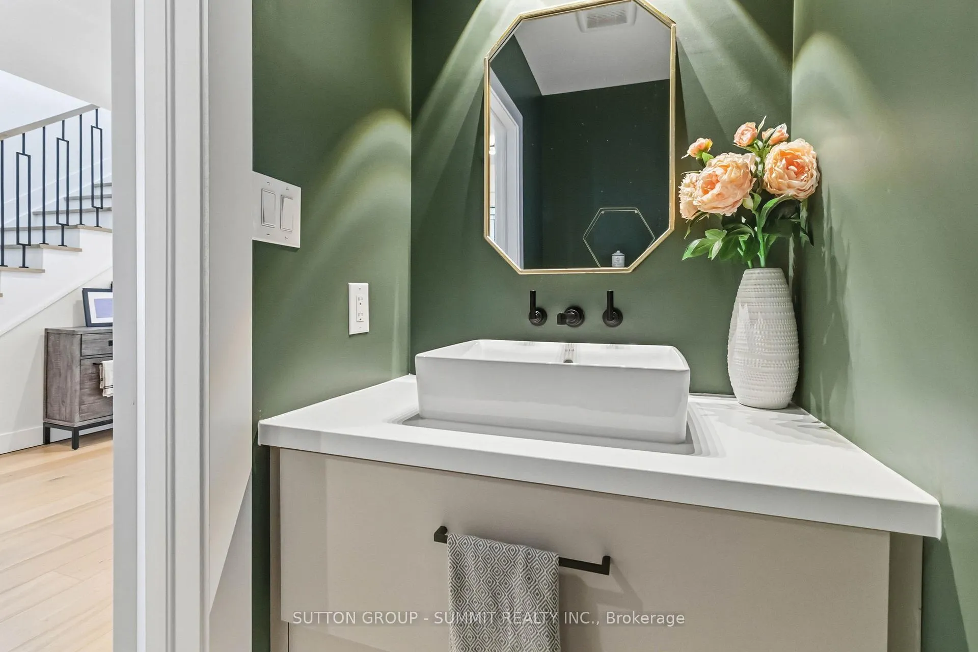 Photo 14 of 2111 Westmount Drive, Oakville, Westmount — HOMEH