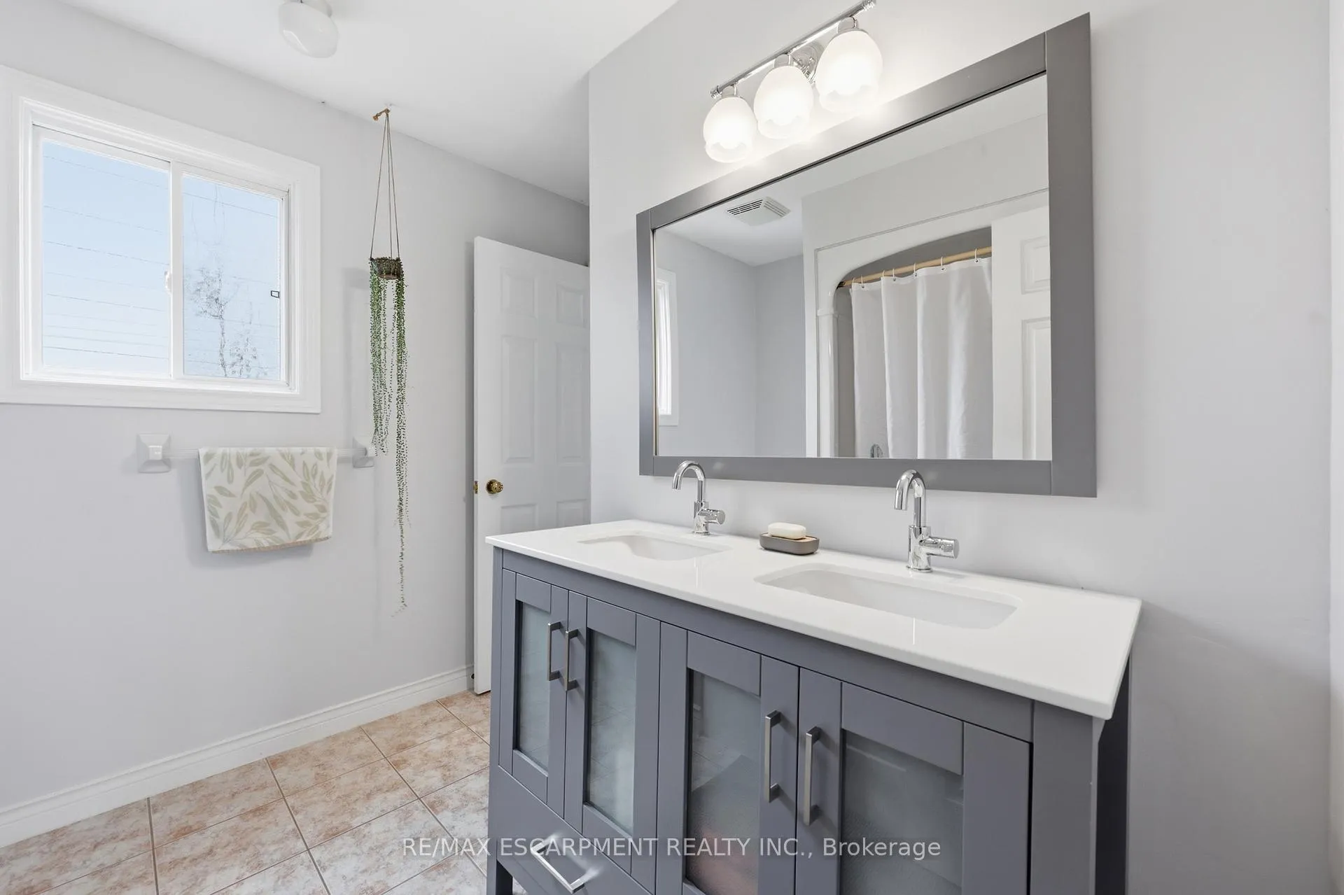 Photo 35 of 187 Alderlea Avenue, Hamilton, Rural Glanbrook — HOMEH