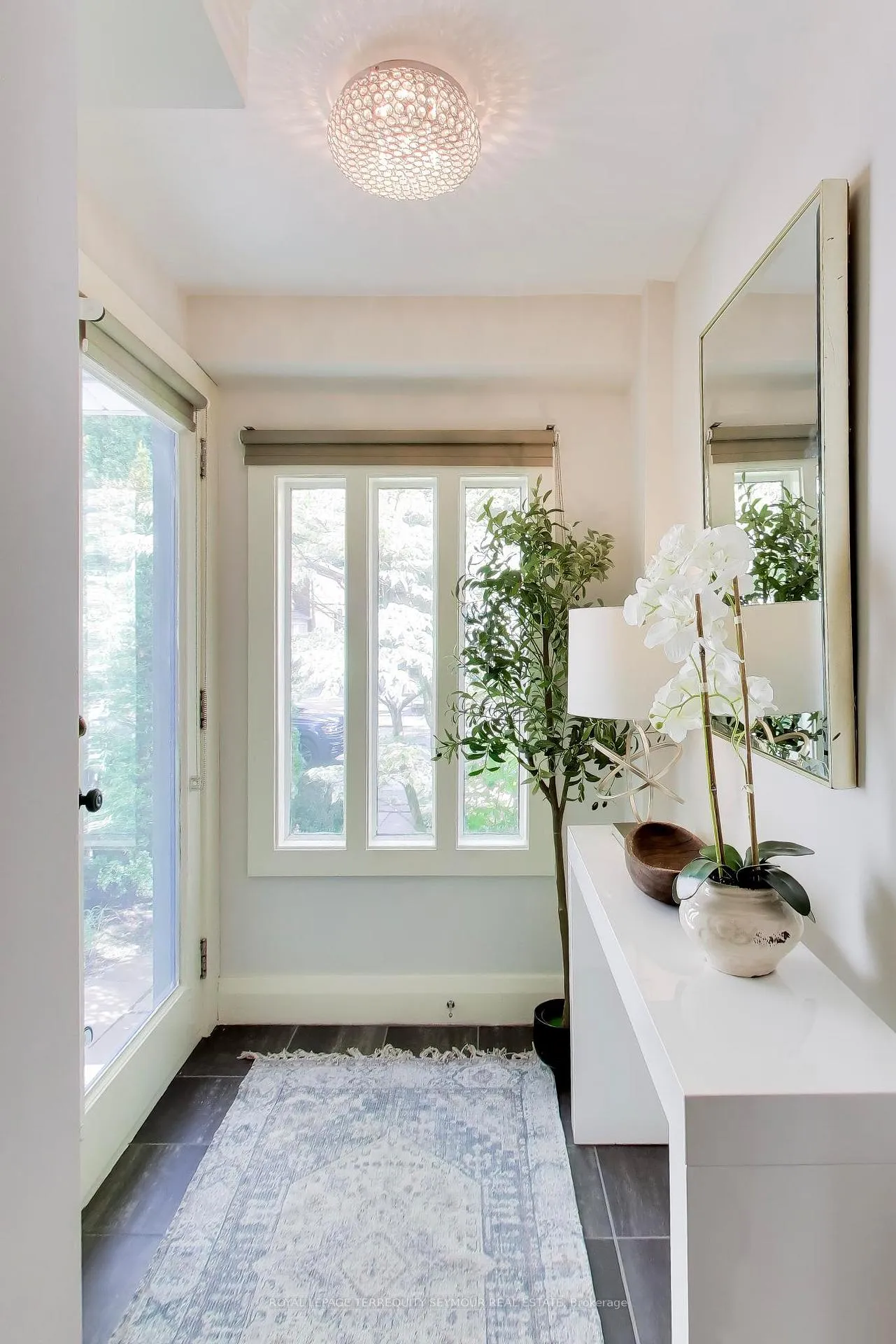 Photo 4 of 472 Balliol Street, Toronto, Mount Pleasant East — HOMEH